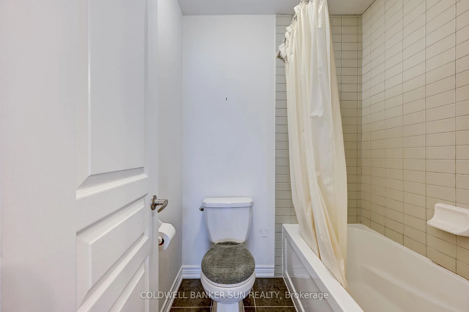 Photo 30 of Unit UPPER, 288 Johnson Drive, Shelburne — HOMEH