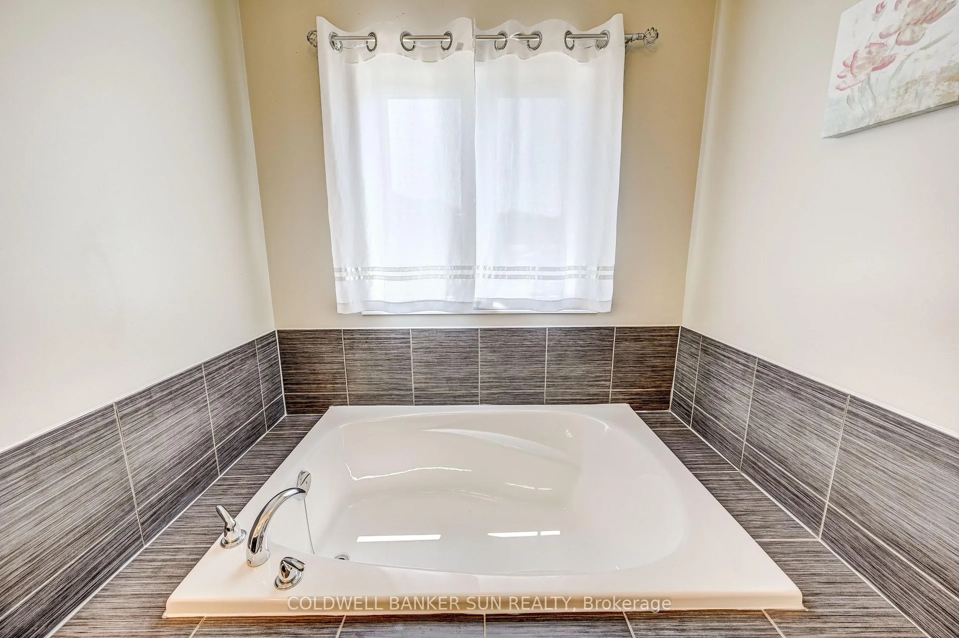Photo 35 of Unit UPPER, 288 Johnson Drive, Shelburne — HOMEH