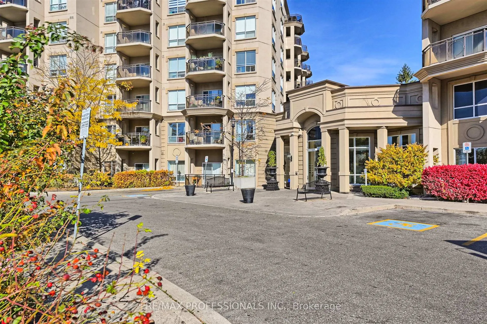 Front of Unit 217, 8 Maison Parc Court