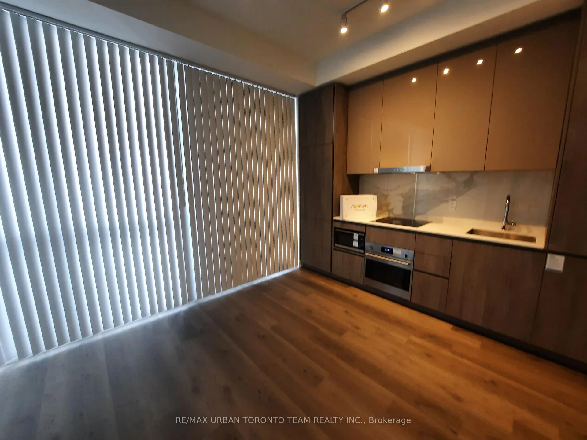 Photo 6 of Unit 3606, 8 Interchange Way, Vaughan, Vaughan Corporate Centre — HOMEH