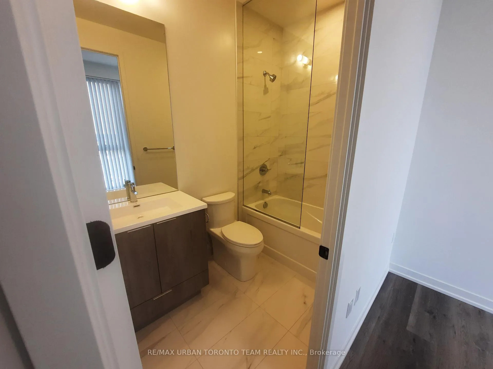 Photo 11 of Unit 3606, 8 Interchange Way, Vaughan, Vaughan Corporate Centre — HOMEH