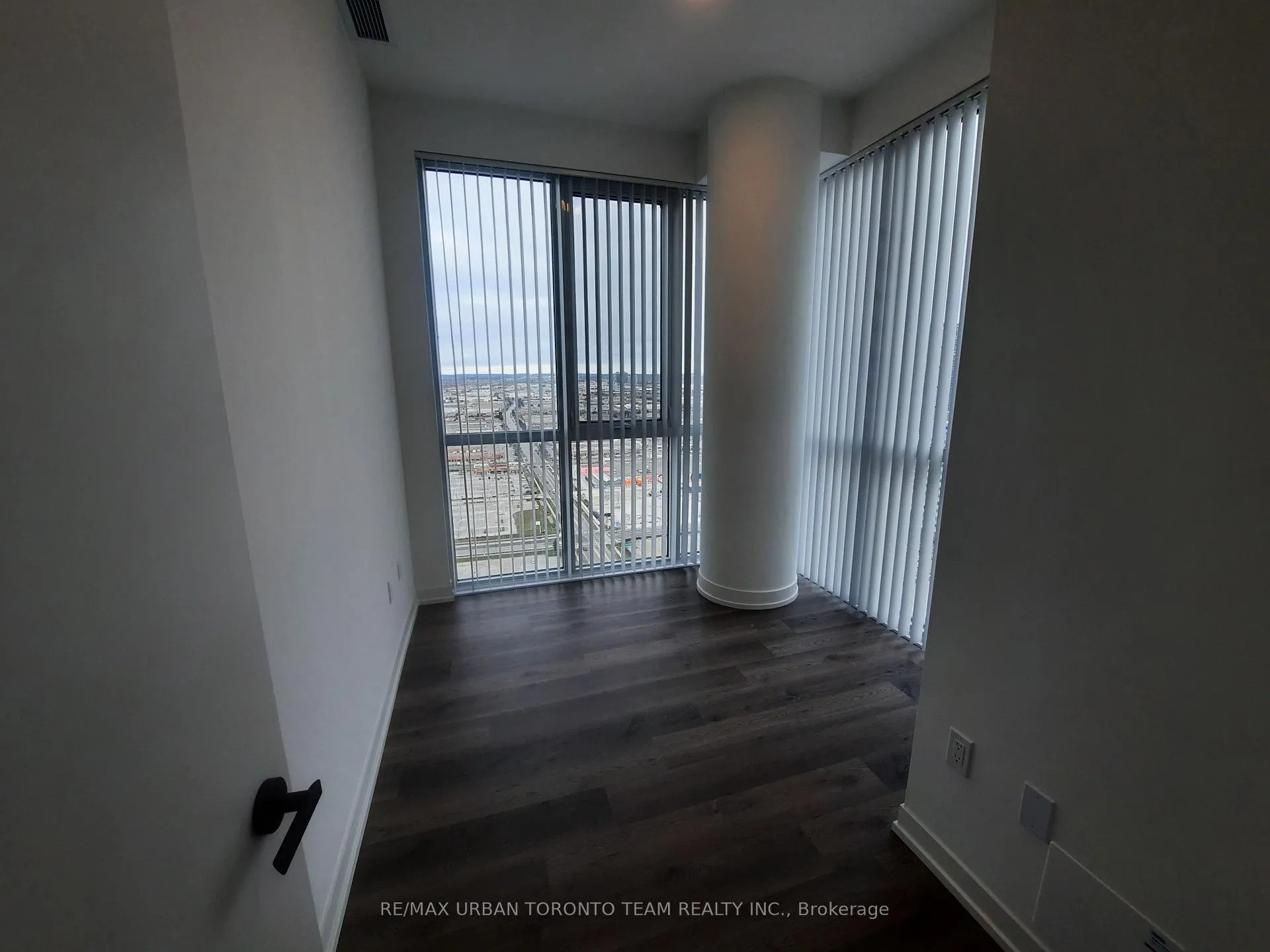 Photo 13 of Unit 3606, 8 Interchange Way, Vaughan, Vaughan Corporate Centre — HOMEH