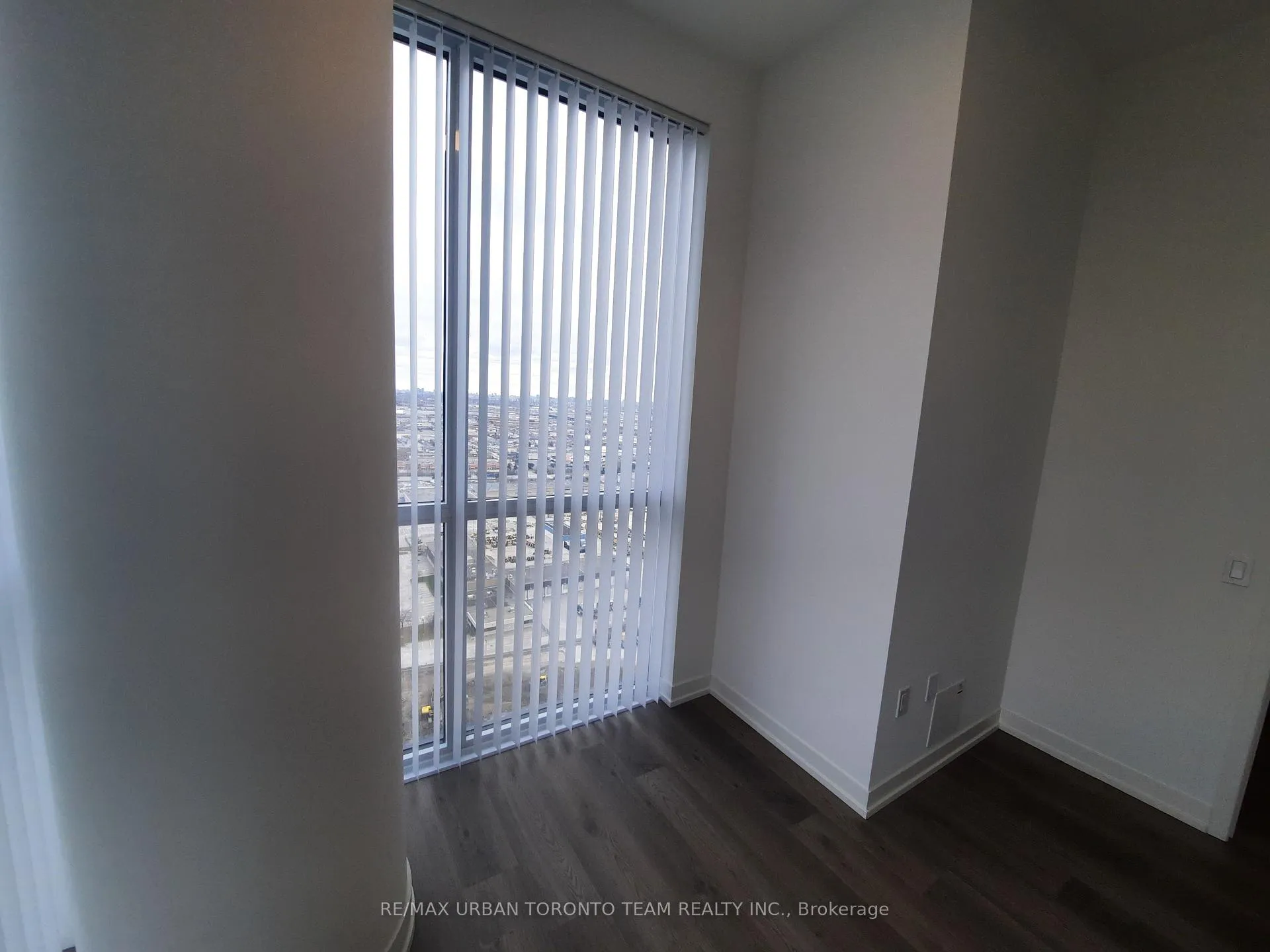 Photo 14 of Unit 3606, 8 Interchange Way, Vaughan, Vaughan Corporate Centre — HOMEH