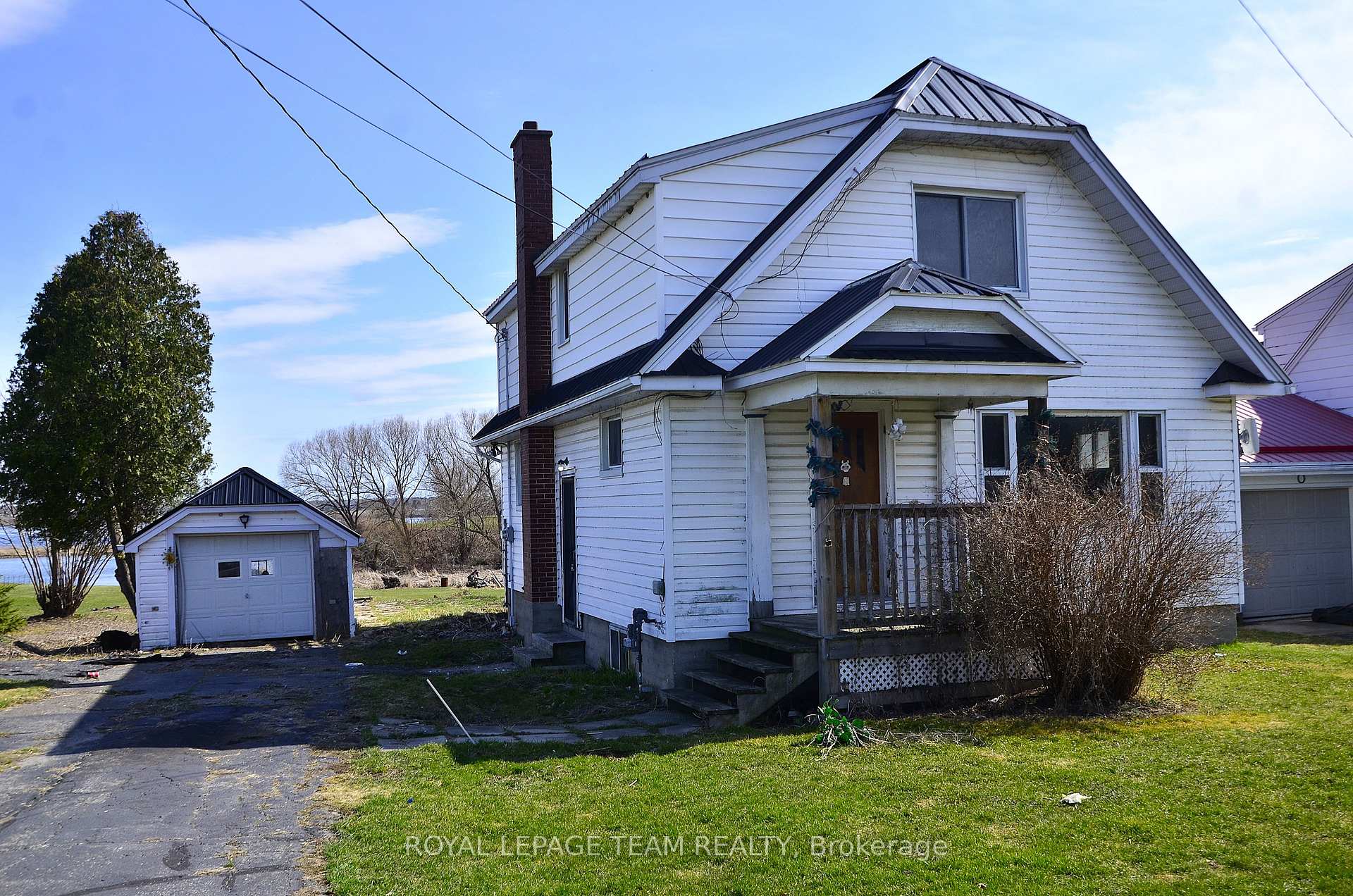 Photo 1 of 231 County Rd 2 E, Edwardsburgh/Cardinal, Edwardsburgh/Cardinal Twp — HOMEH