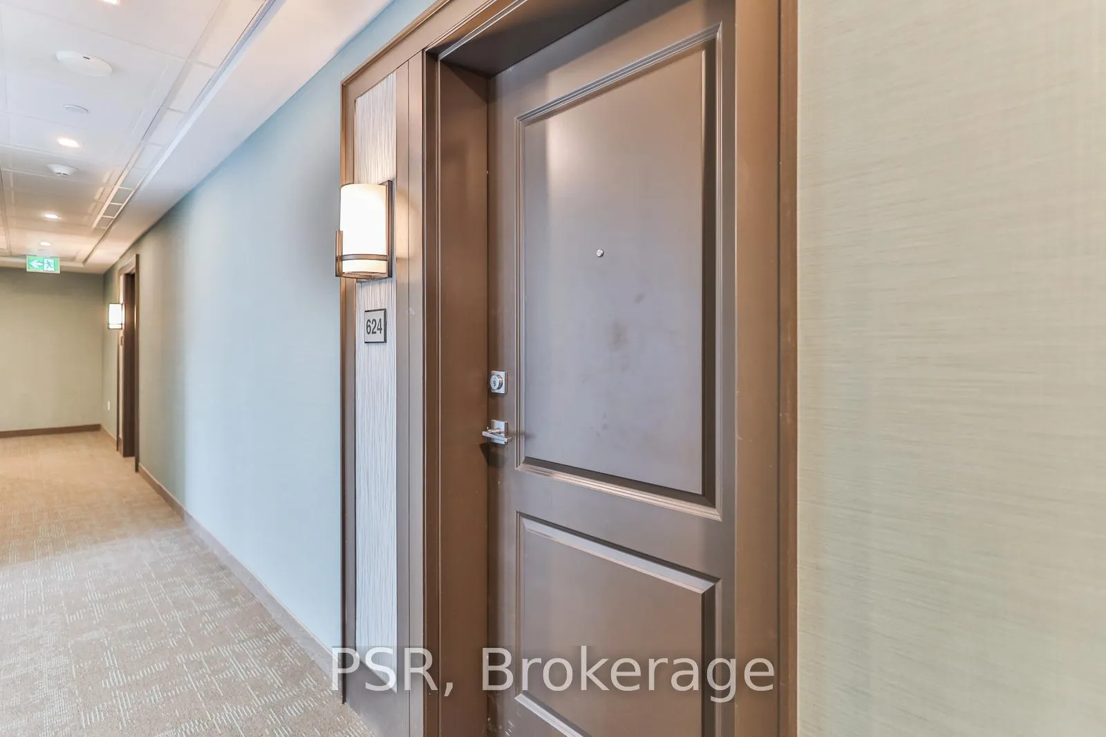 Photo 2 of Unit 624, 10 Mallard Trail, Hamilton, Waterdown — HOMEH