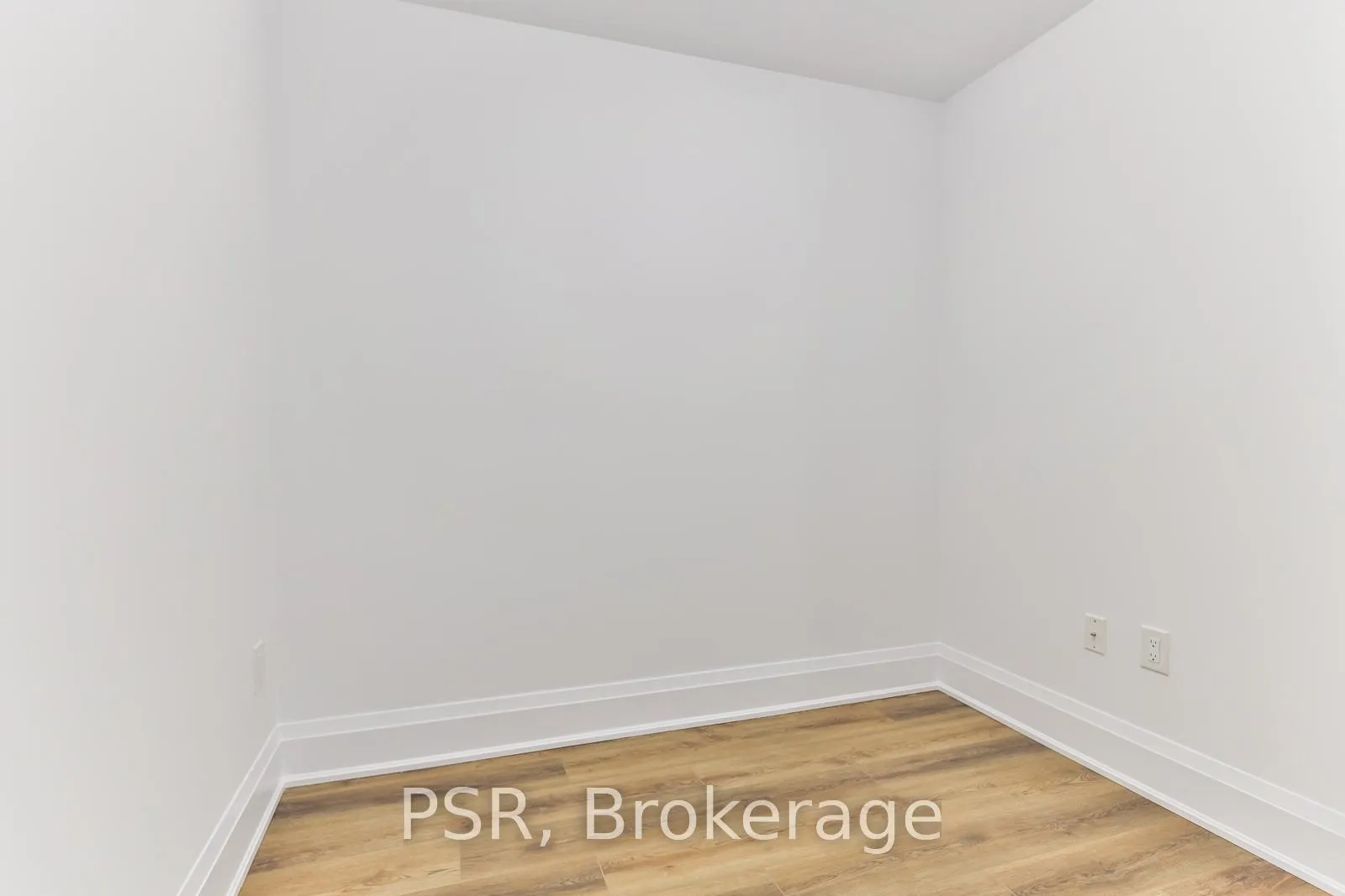 Photo 4 of Unit 624, 10 Mallard Trail, Hamilton, Waterdown — HOMEH
