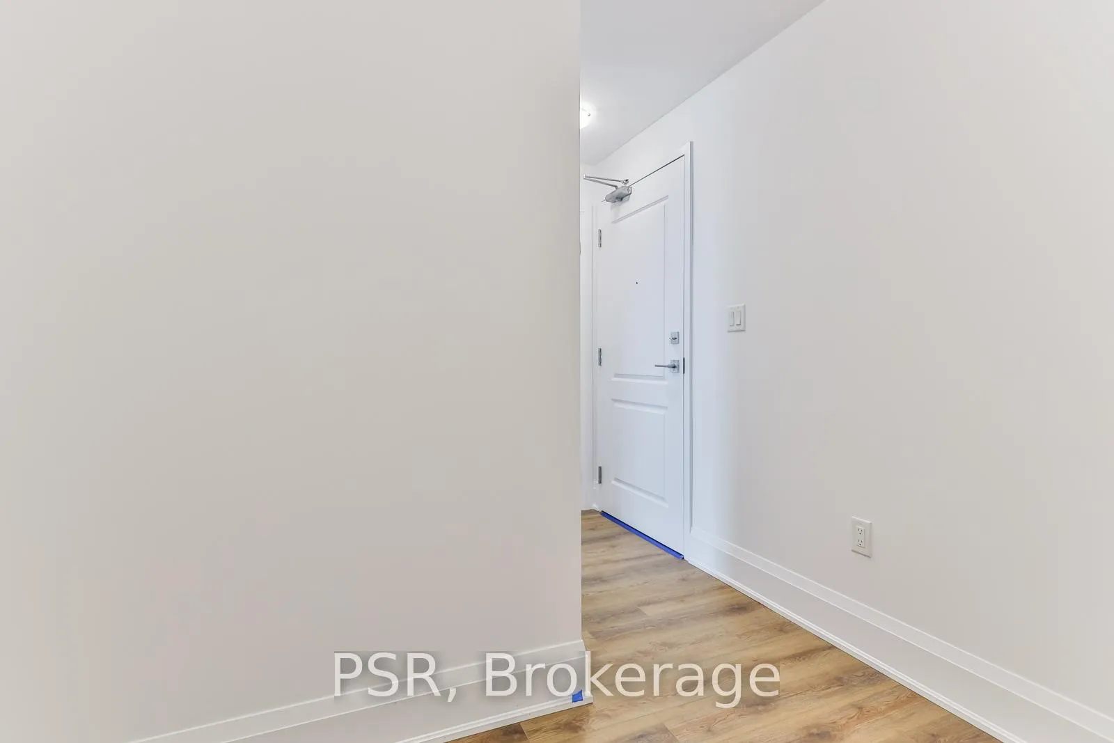 Photo 5 of Unit 624, 10 Mallard Trail, Hamilton, Waterdown — HOMEH