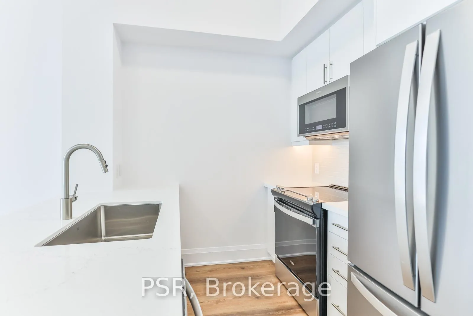 Photo 7 of Unit 624, 10 Mallard Trail, Hamilton, Waterdown — HOMEH