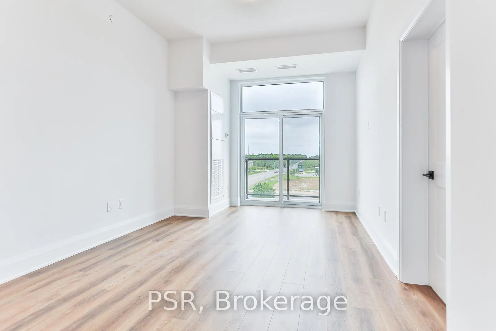 Photo 11 of Unit 624, 10 Mallard Trail, Hamilton, Waterdown — HOMEH