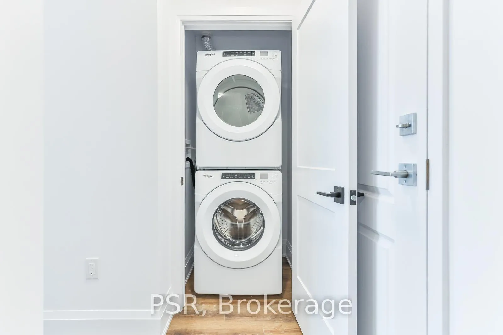 Photo 14 of Unit 624, 10 Mallard Trail, Hamilton, Waterdown — HOMEH