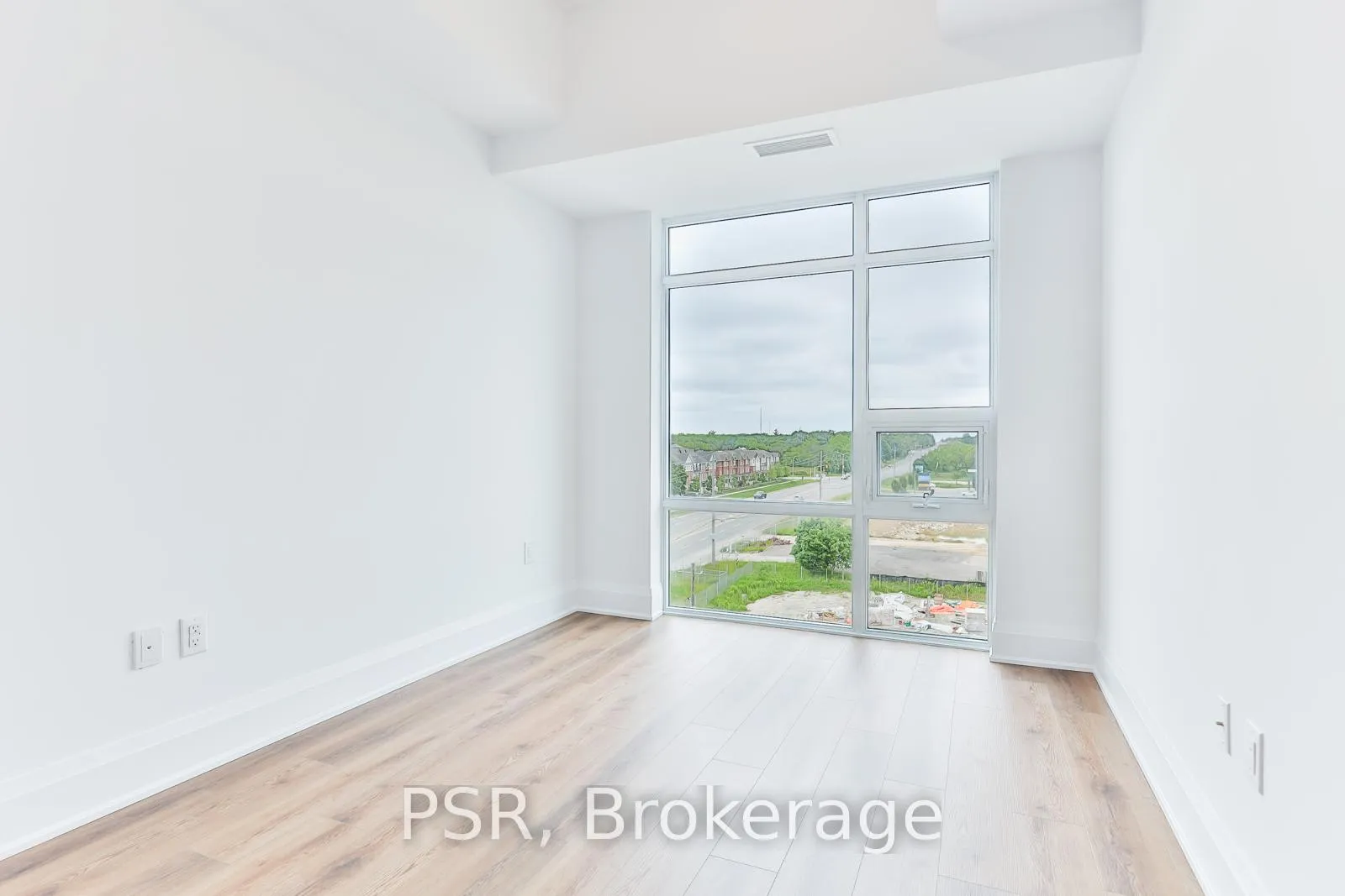 Photo 15 of Unit 624, 10 Mallard Trail, Hamilton, Waterdown — HOMEH