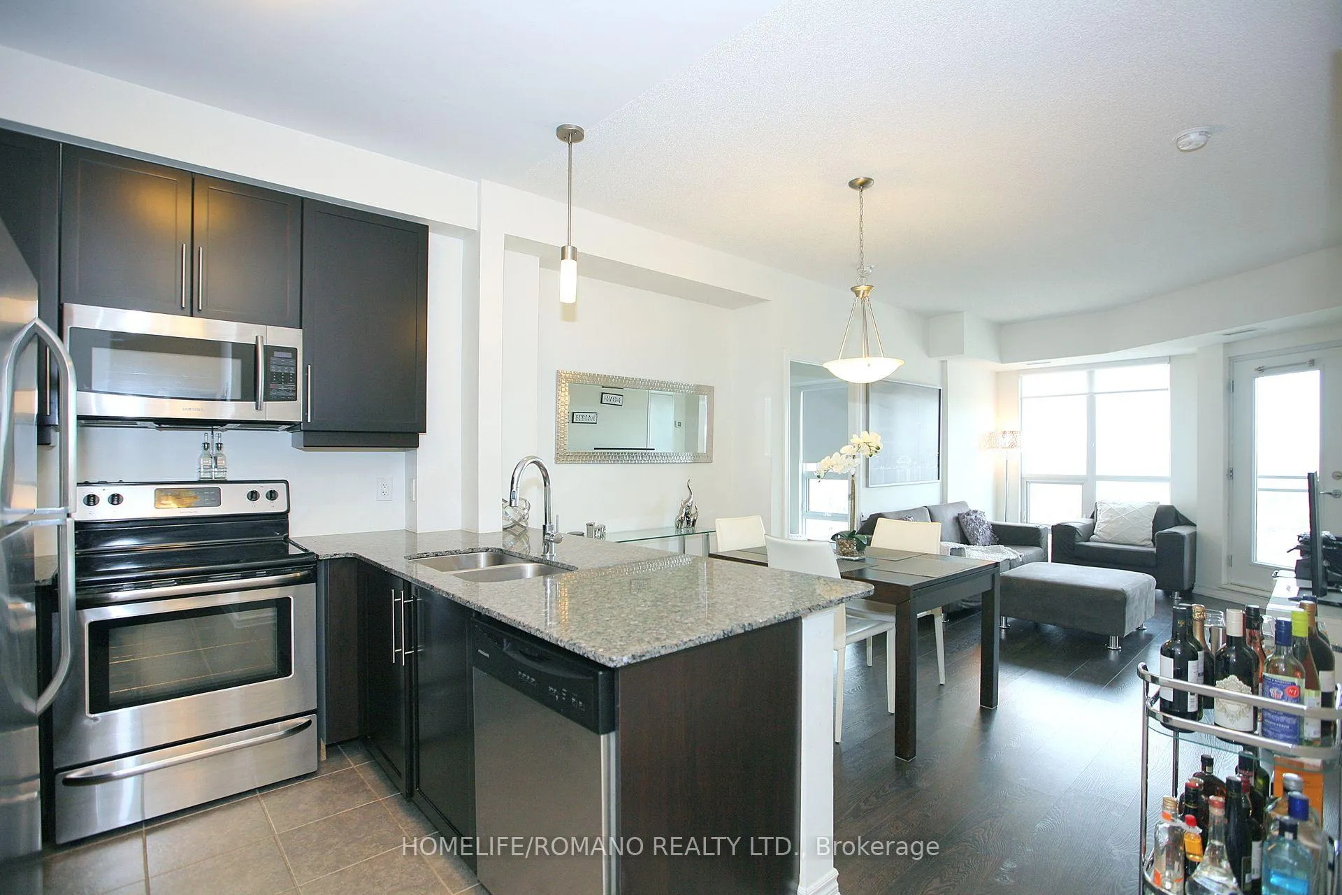 Photo 3 of Unit 1104, 7730 Kipling Avenue, Vaughan, West Woodbridge — HOMEH