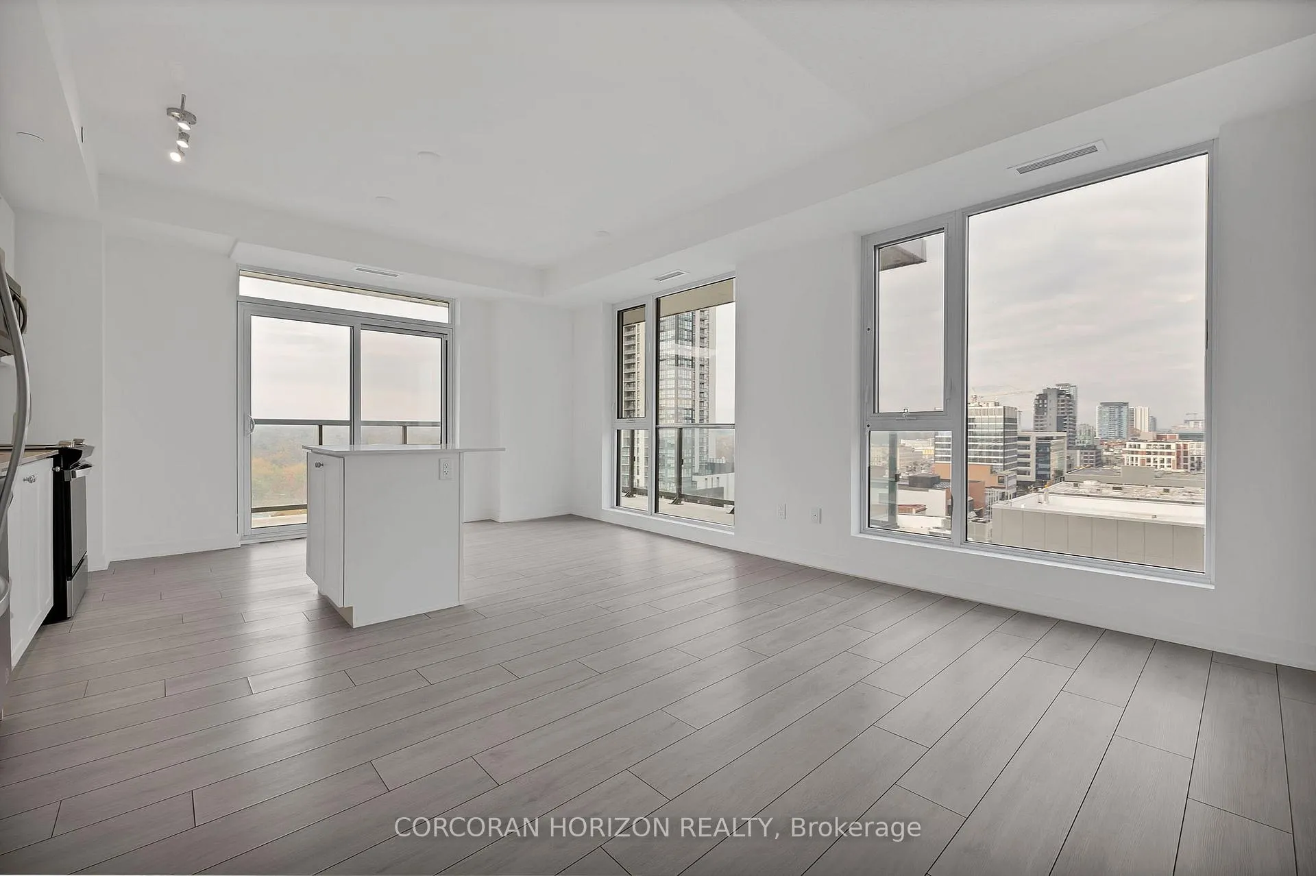 Front of Unit 909, 55 Duke Street W