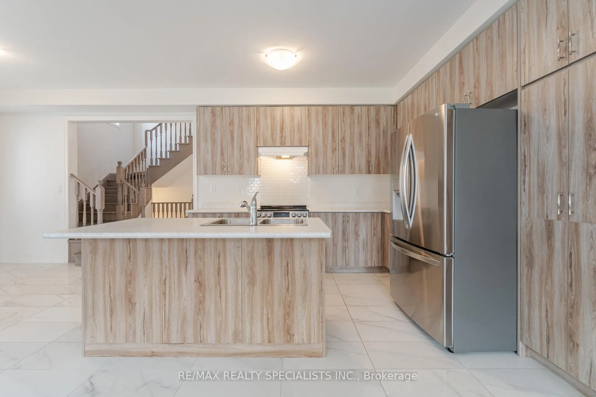 Photo 7 of 311 Great Falls Boulevard, Hamilton, Waterdown — HOMEH