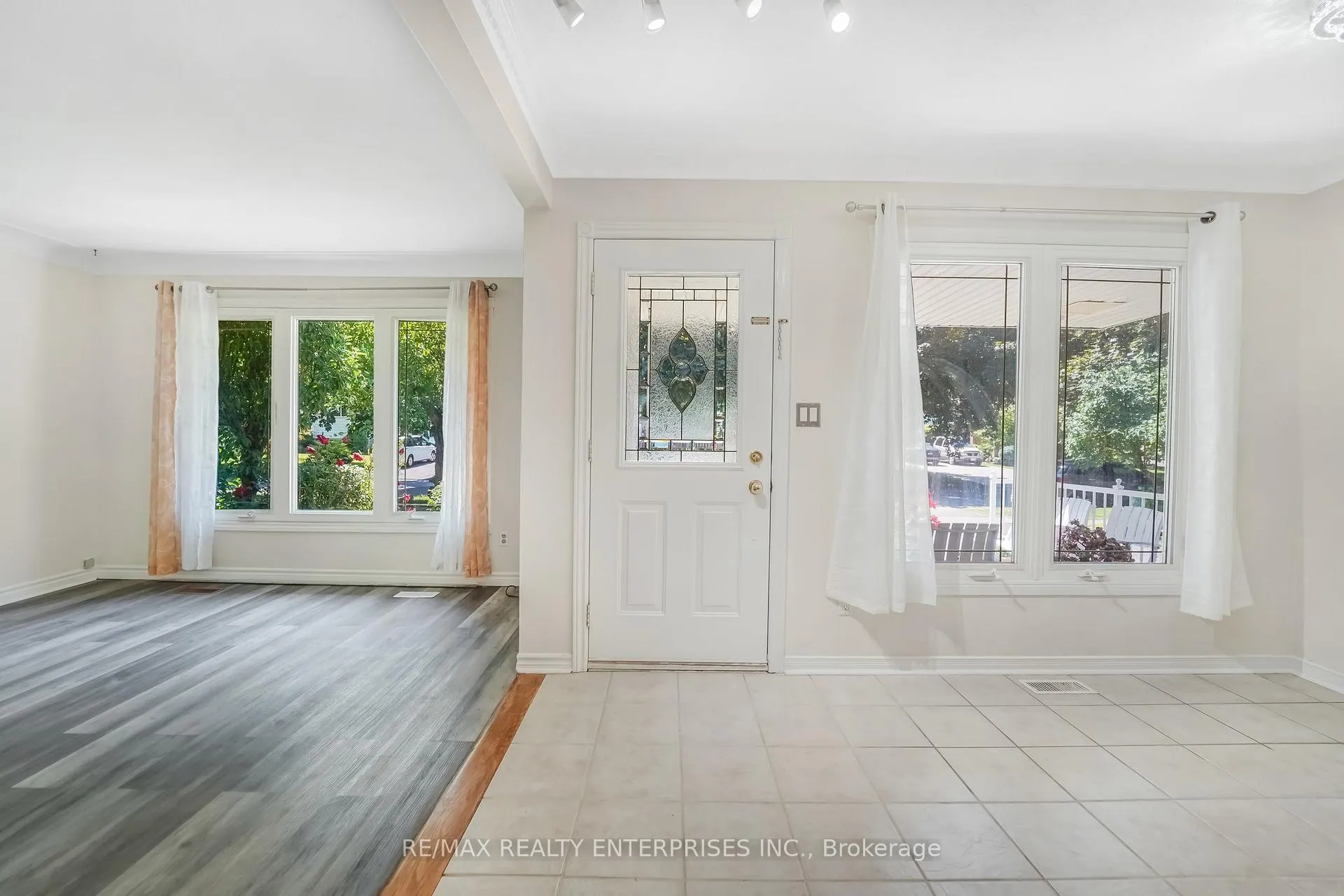 Photo 3 of 142 Elma Street, St. Catharines, Lakeport — HOMEH