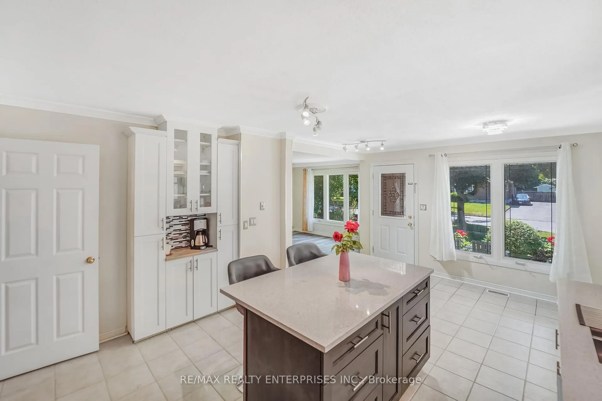 Photo 9 of 142 Elma Street, St. Catharines, Lakeport — HOMEH