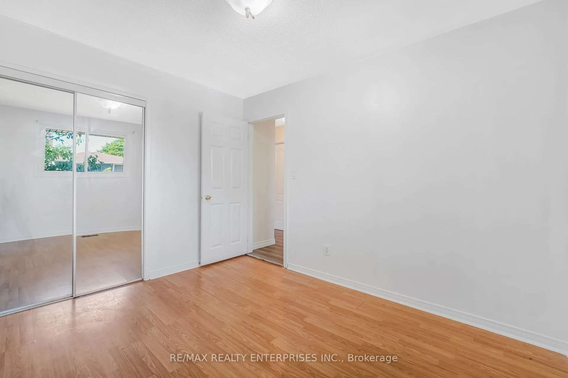 Photo 12 of 142 Elma Street, St. Catharines, Lakeport — HOMEH