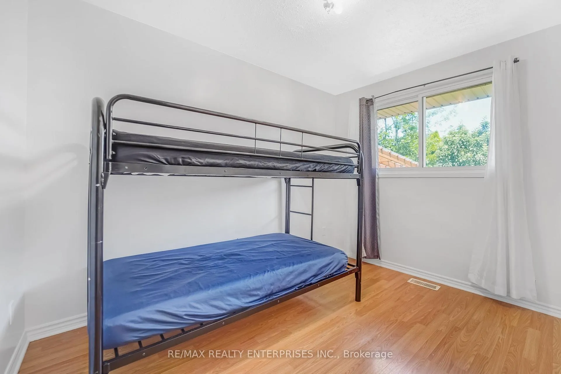 Photo 13 of 142 Elma Street, St. Catharines, Lakeport — HOMEH
