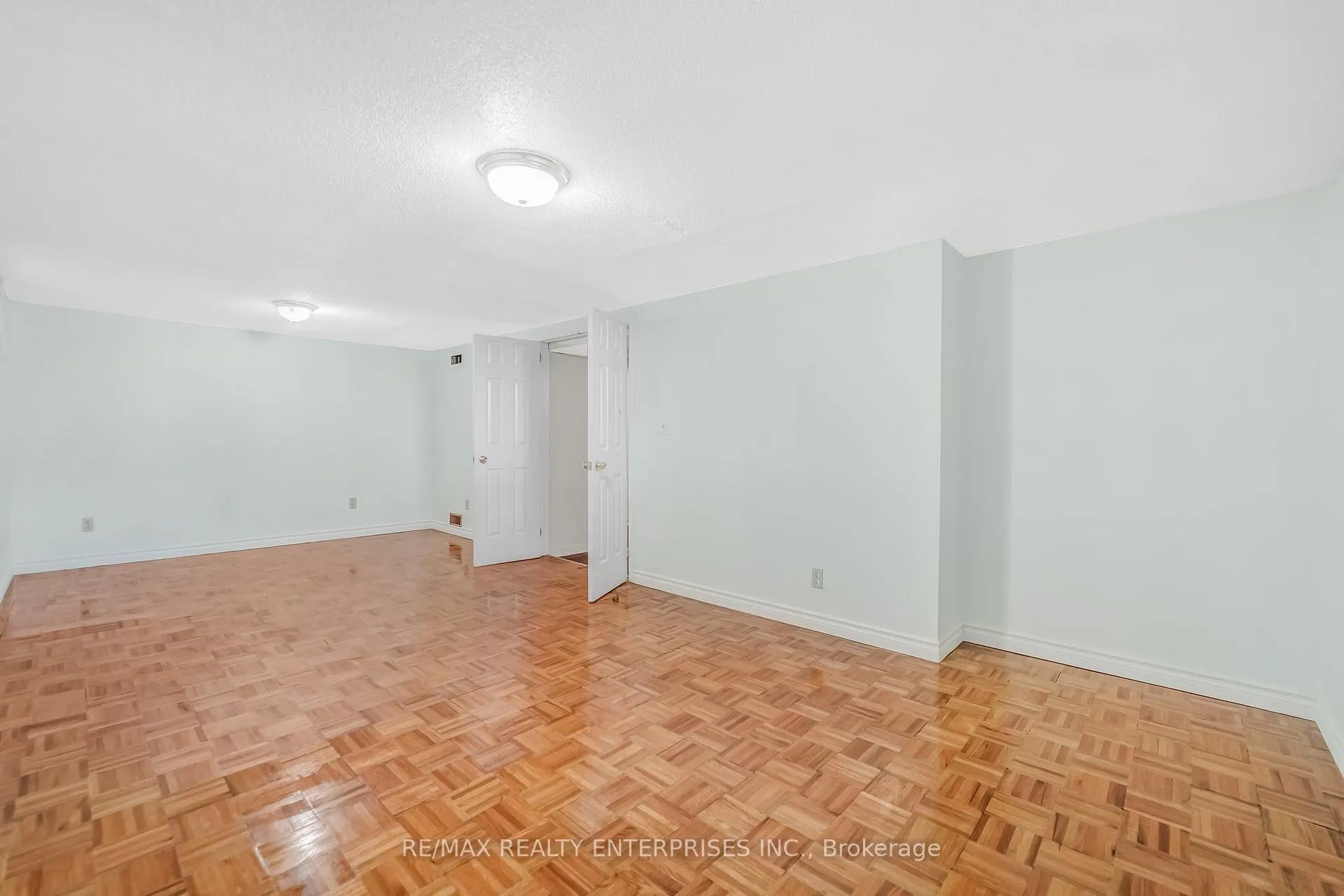 Photo 15 of 142 Elma Street, St. Catharines, Lakeport — HOMEH