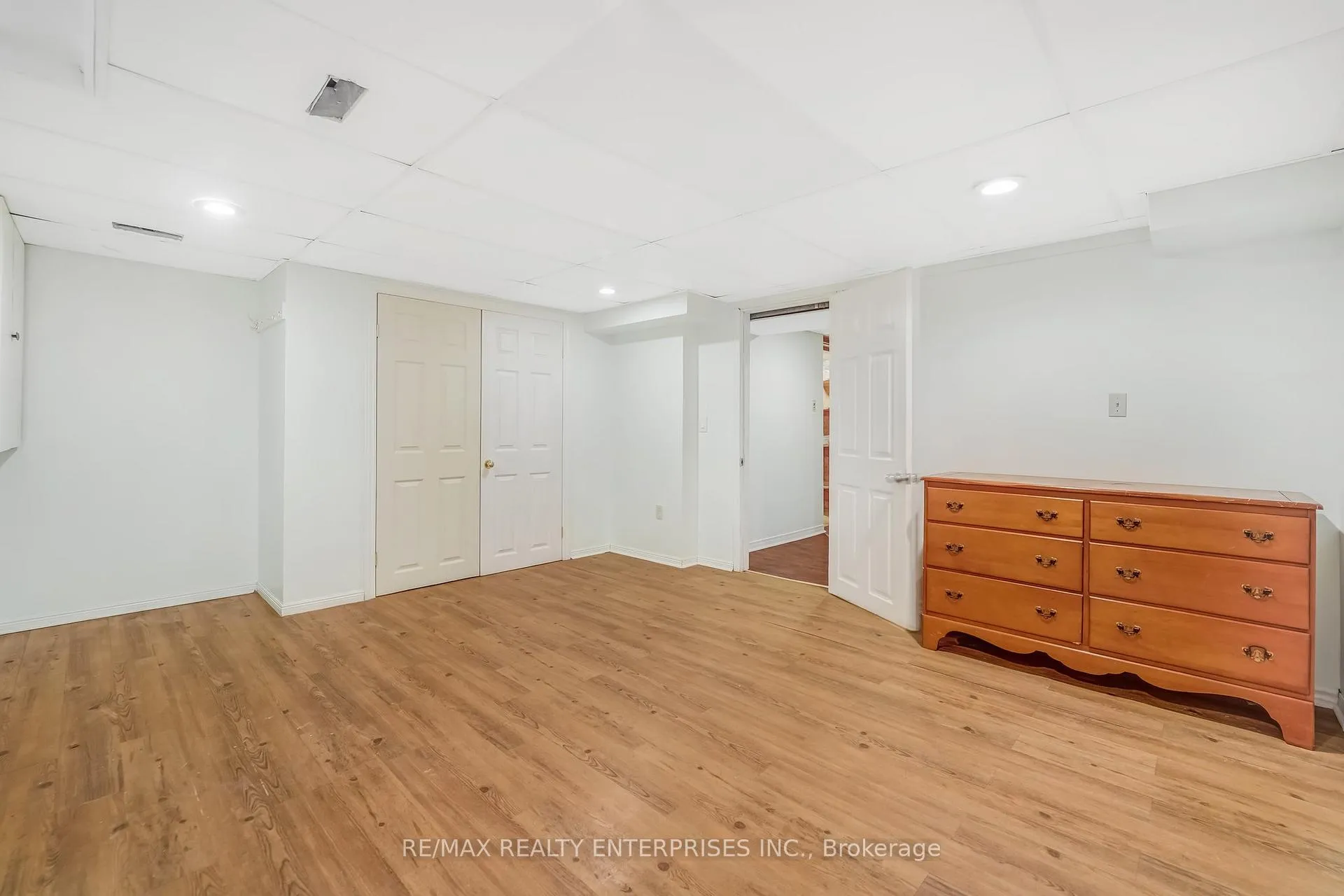 Photo 18 of 142 Elma Street, St. Catharines, Lakeport — HOMEH
