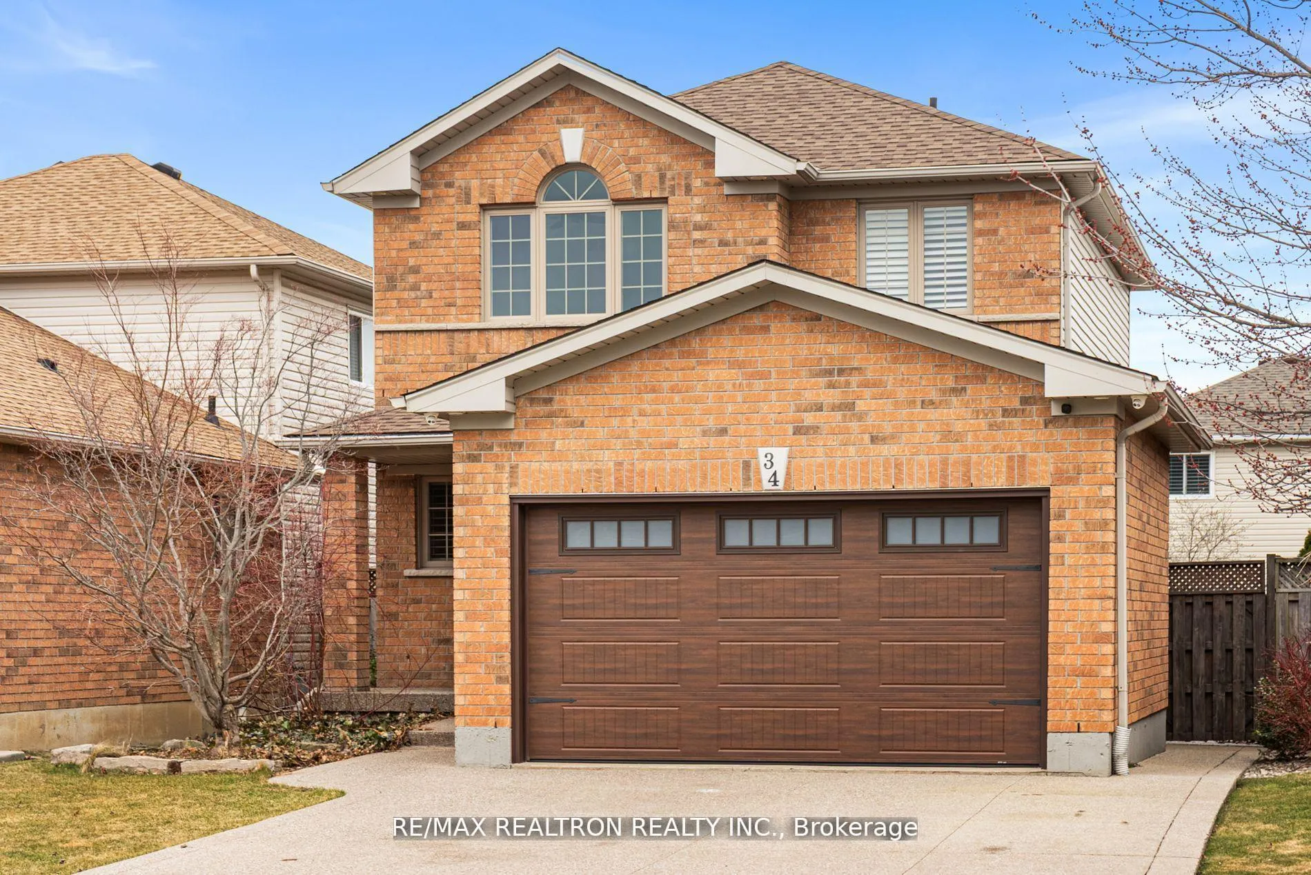 Photo 3 of 34 Shadyglen Drive, Hamilton, Stoney Creek — HOMEH