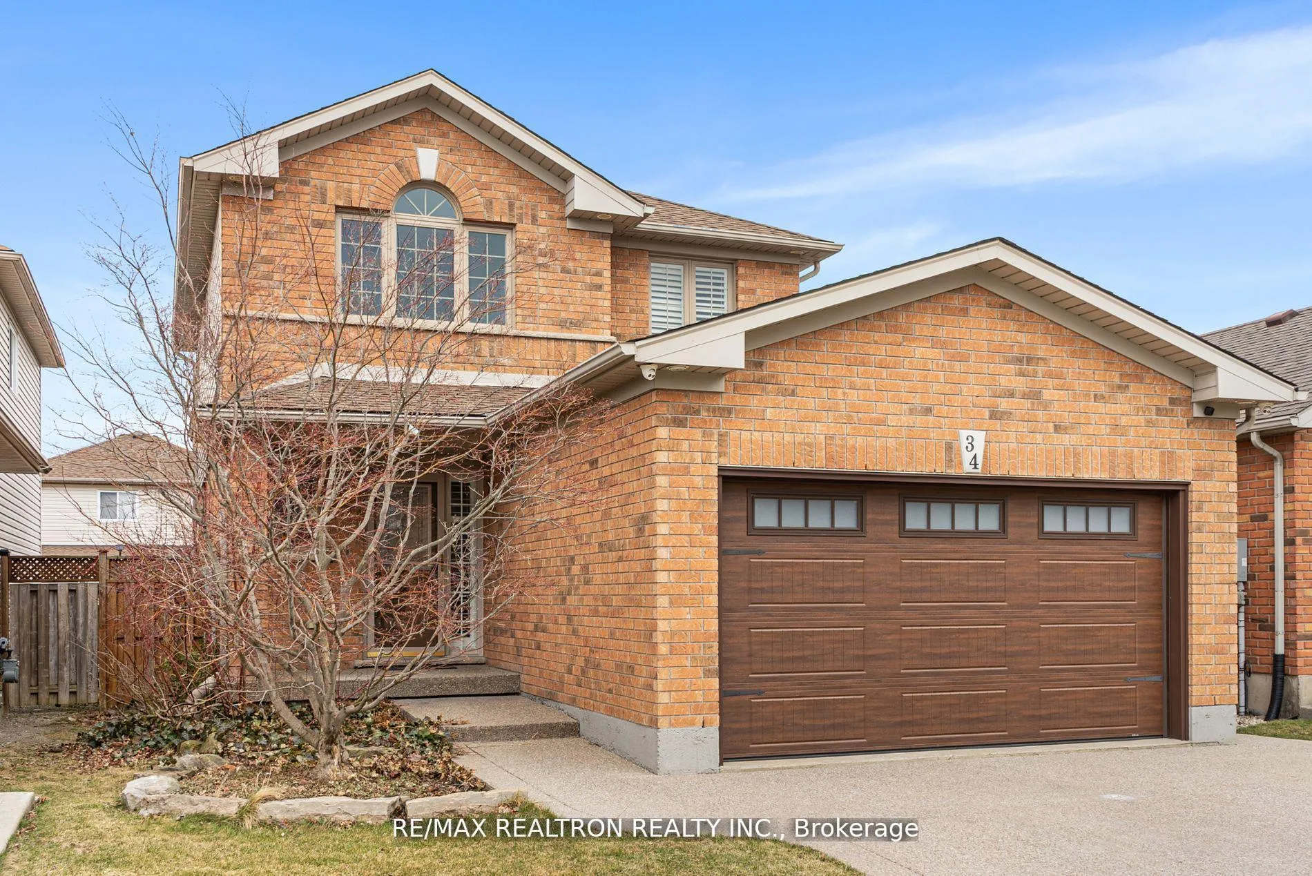 Photo 4 of 34 Shadyglen Drive, Hamilton, Stoney Creek — HOMEH