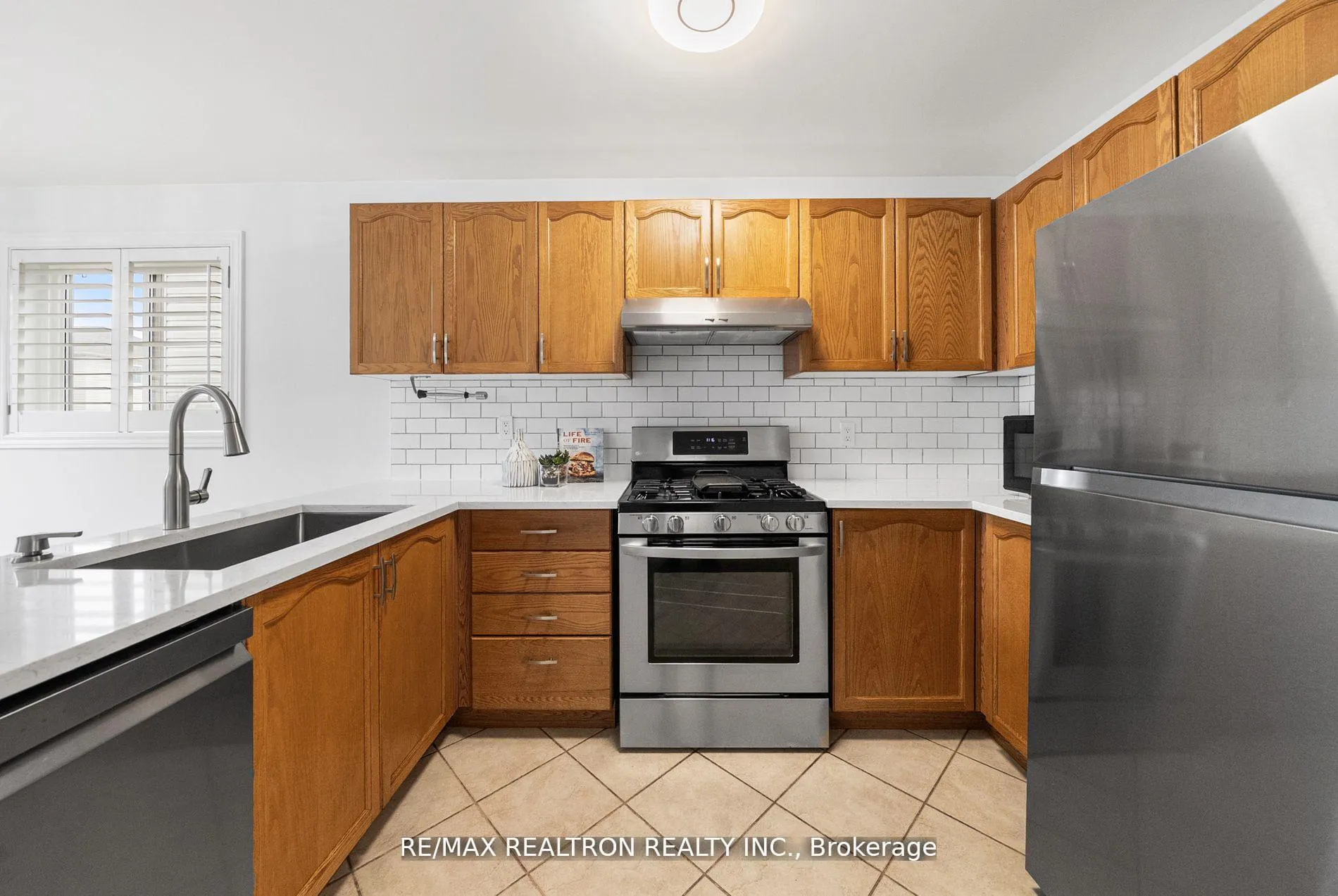 Photo 19 of 34 Shadyglen Drive, Hamilton, Stoney Creek — HOMEH