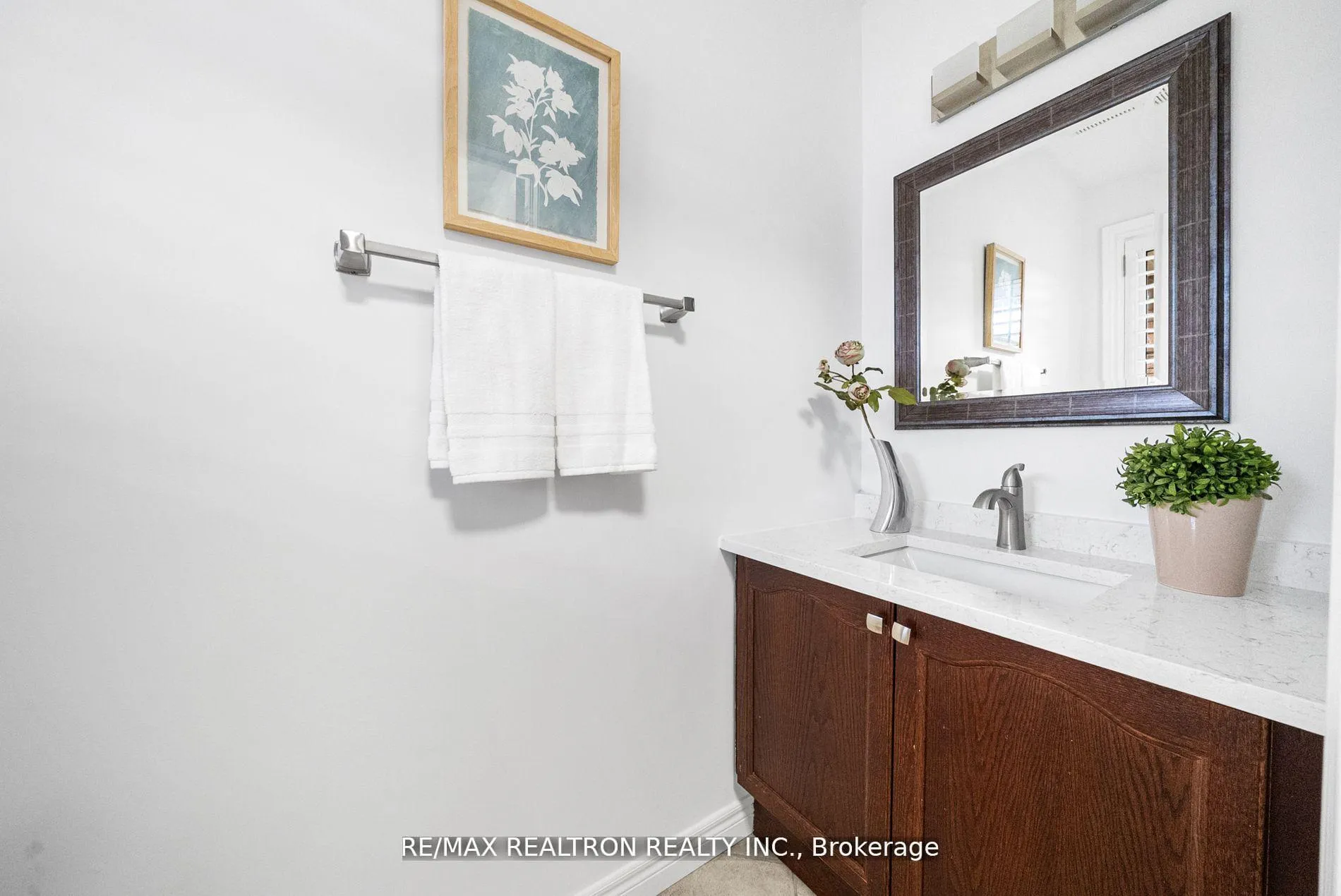 Photo 21 of 34 Shadyglen Drive, Hamilton, Stoney Creek — HOMEH