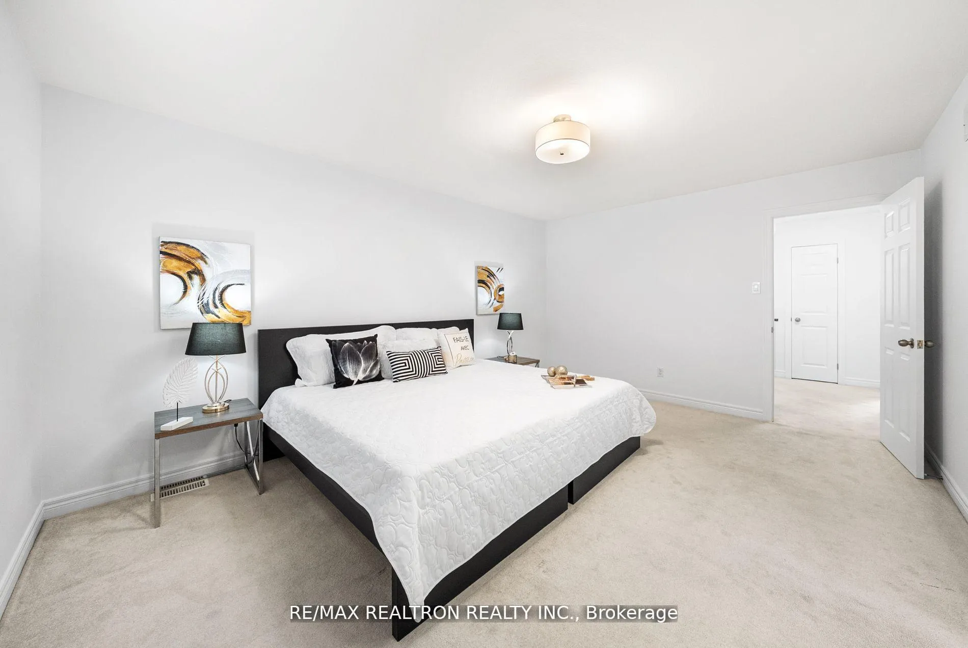 Photo 24 of 34 Shadyglen Drive, Hamilton, Stoney Creek — HOMEH