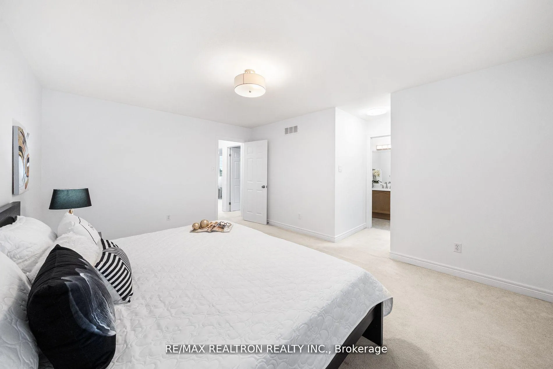 Photo 25 of 34 Shadyglen Drive, Hamilton, Stoney Creek — HOMEH