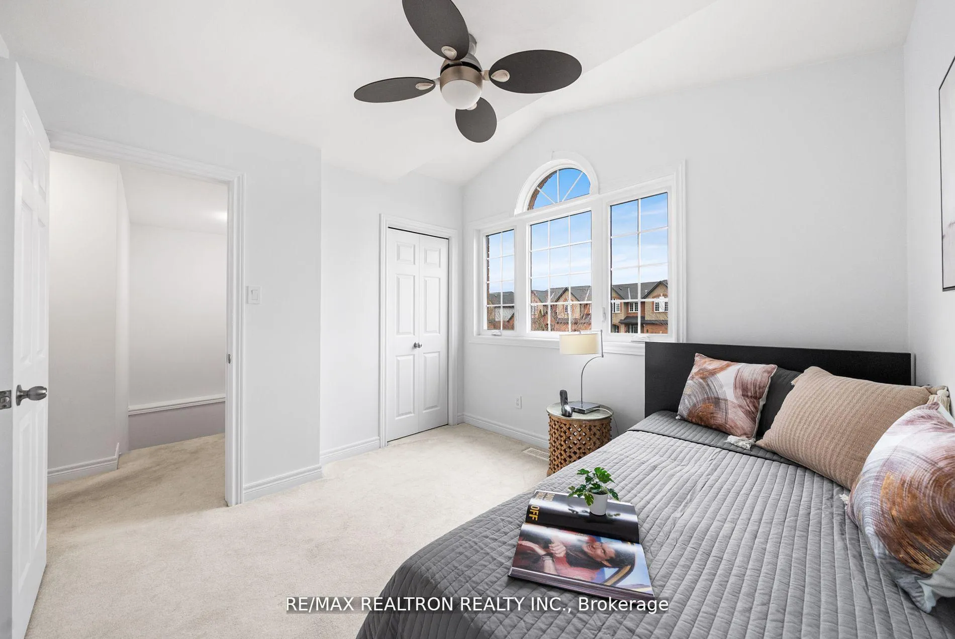 Photo 32 of 34 Shadyglen Drive, Hamilton, Stoney Creek — HOMEH