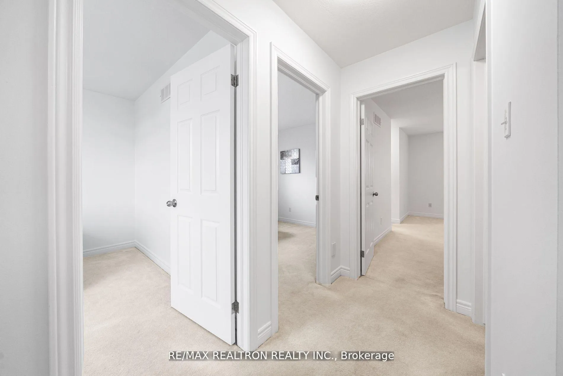 Photo 33 of 34 Shadyglen Drive, Hamilton, Stoney Creek — HOMEH