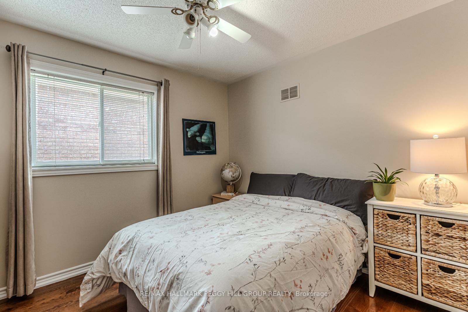 Photo 9 of 95 Crompton Drive, Barrie, Little Lake — HOMEH