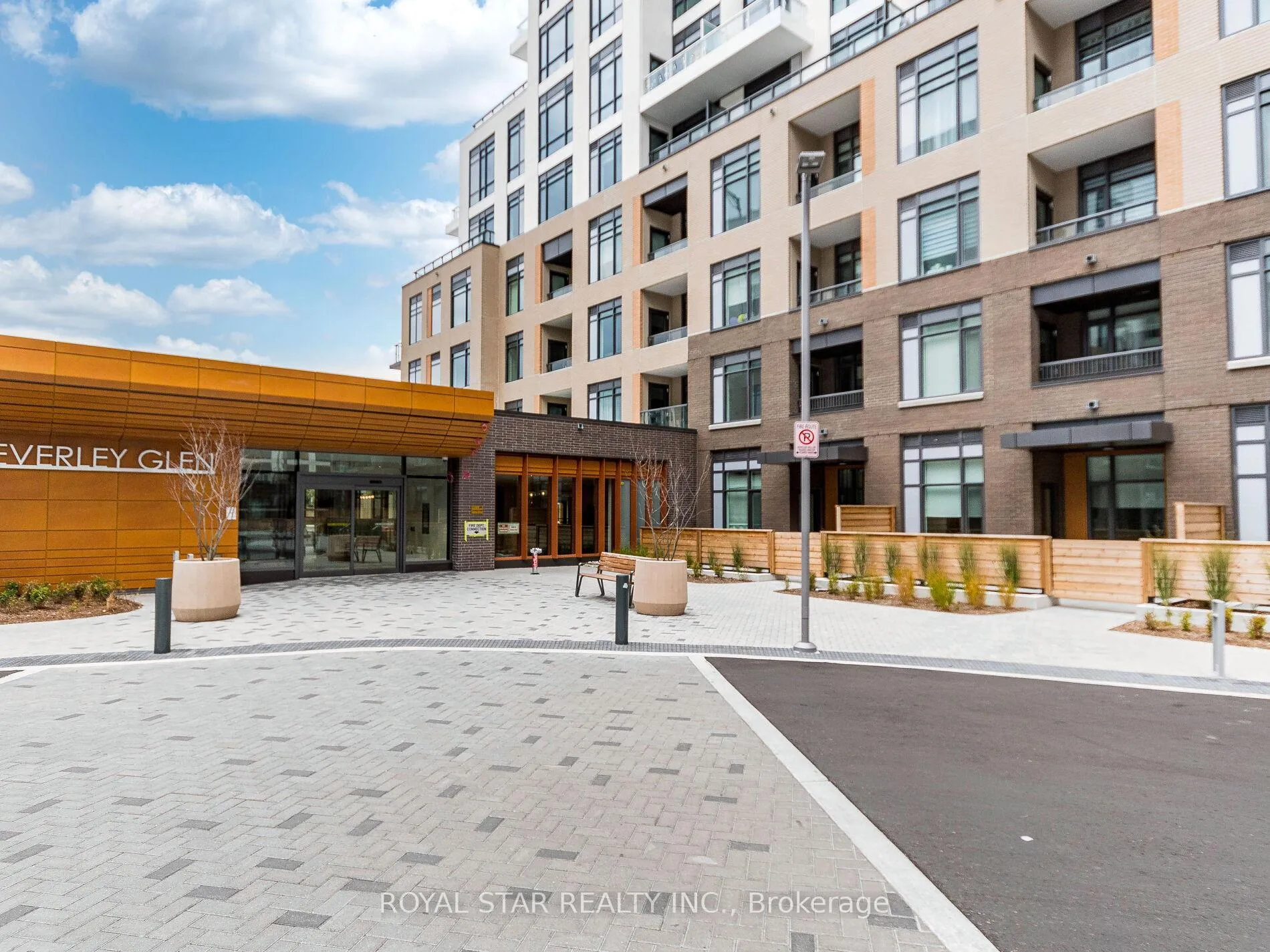 Photo 3 of Unit C901, 8 Beverley Glen Boulevard, Vaughan, Beverley Glen — HOMEH