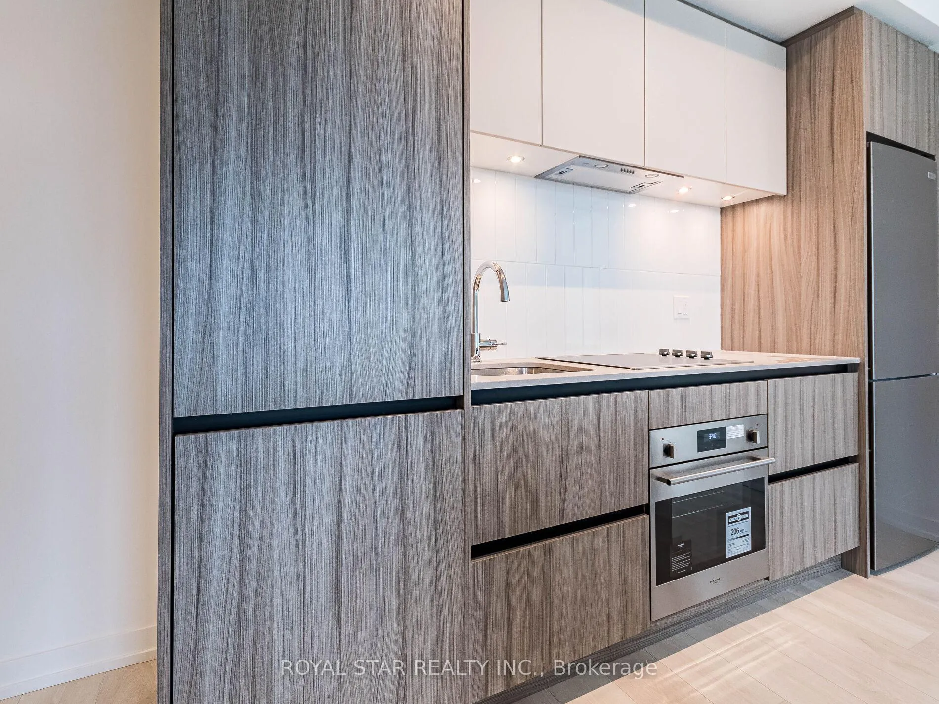 Photo 15 of Unit C901, 8 Beverley Glen Boulevard, Vaughan, Beverley Glen — HOMEH