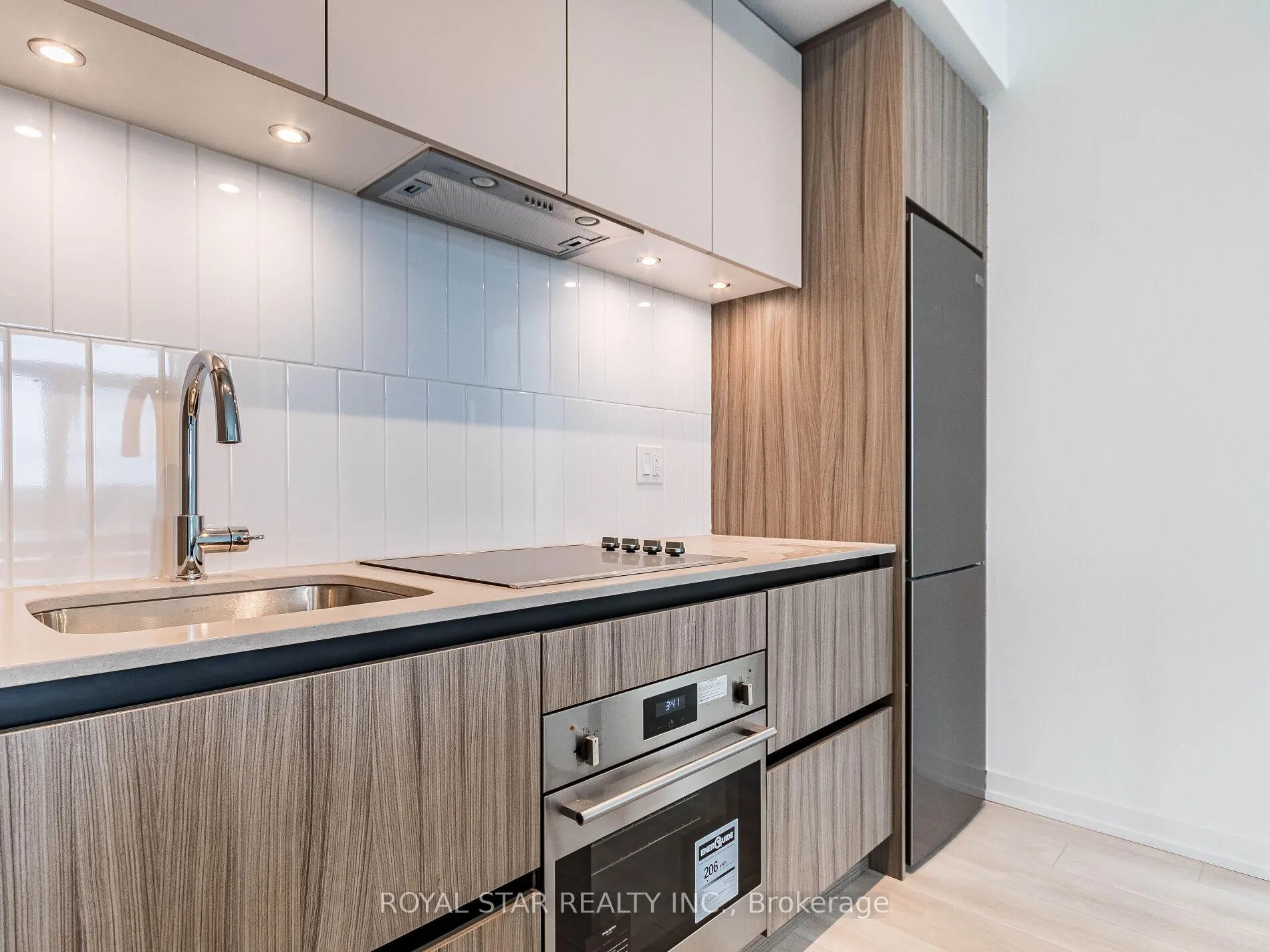 Photo 17 of Unit C901, 8 Beverley Glen Boulevard, Vaughan, Beverley Glen — HOMEH
