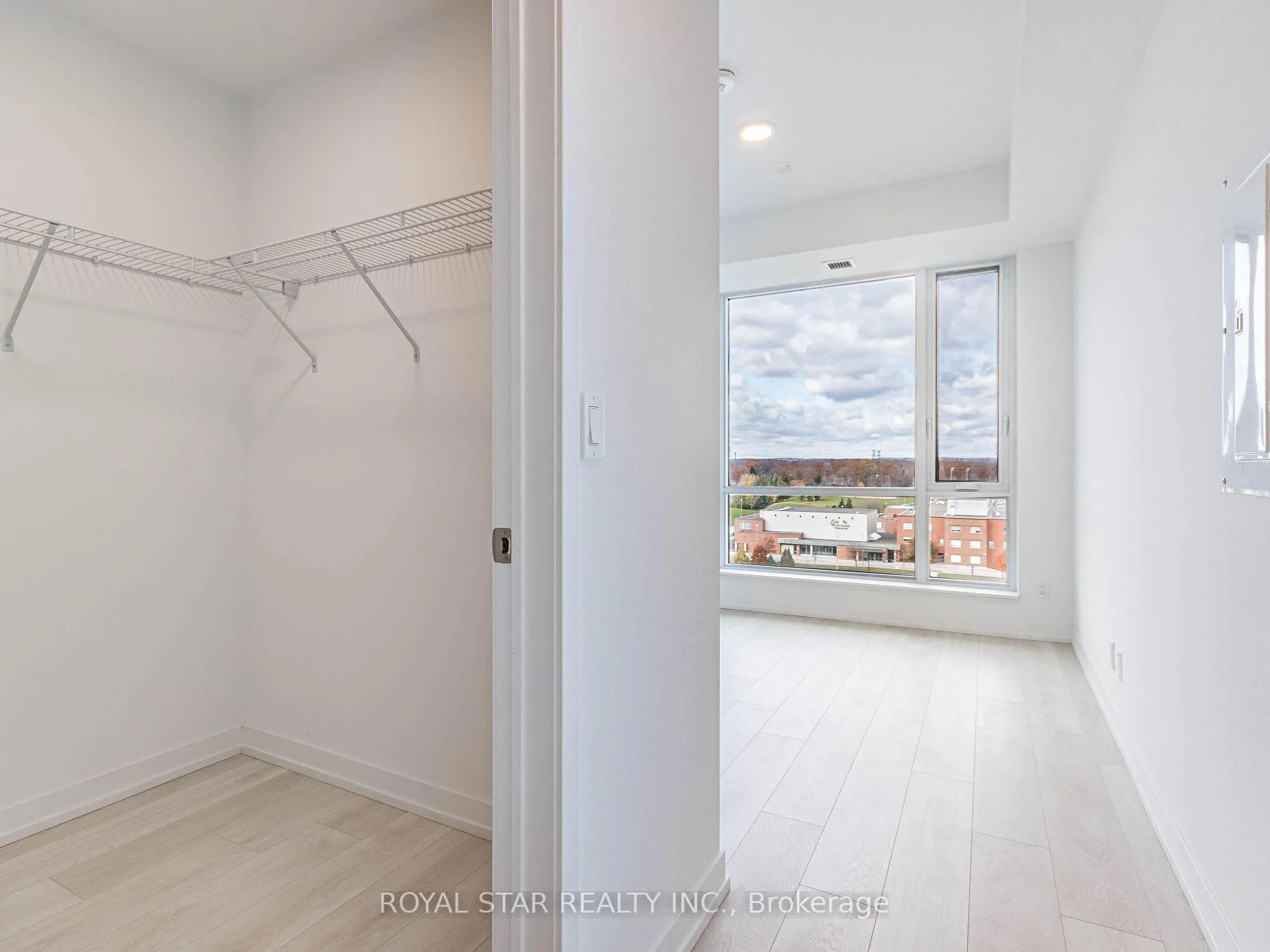 Photo 18 of Unit C901, 8 Beverley Glen Boulevard, Vaughan, Beverley Glen — HOMEH