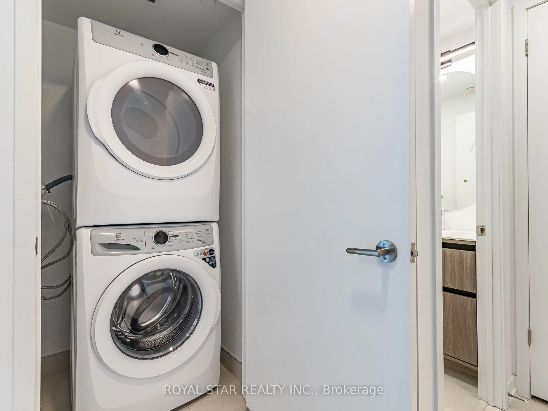 Photo 34 of Unit C901, 8 Beverley Glen Boulevard, Vaughan, Beverley Glen — HOMEH