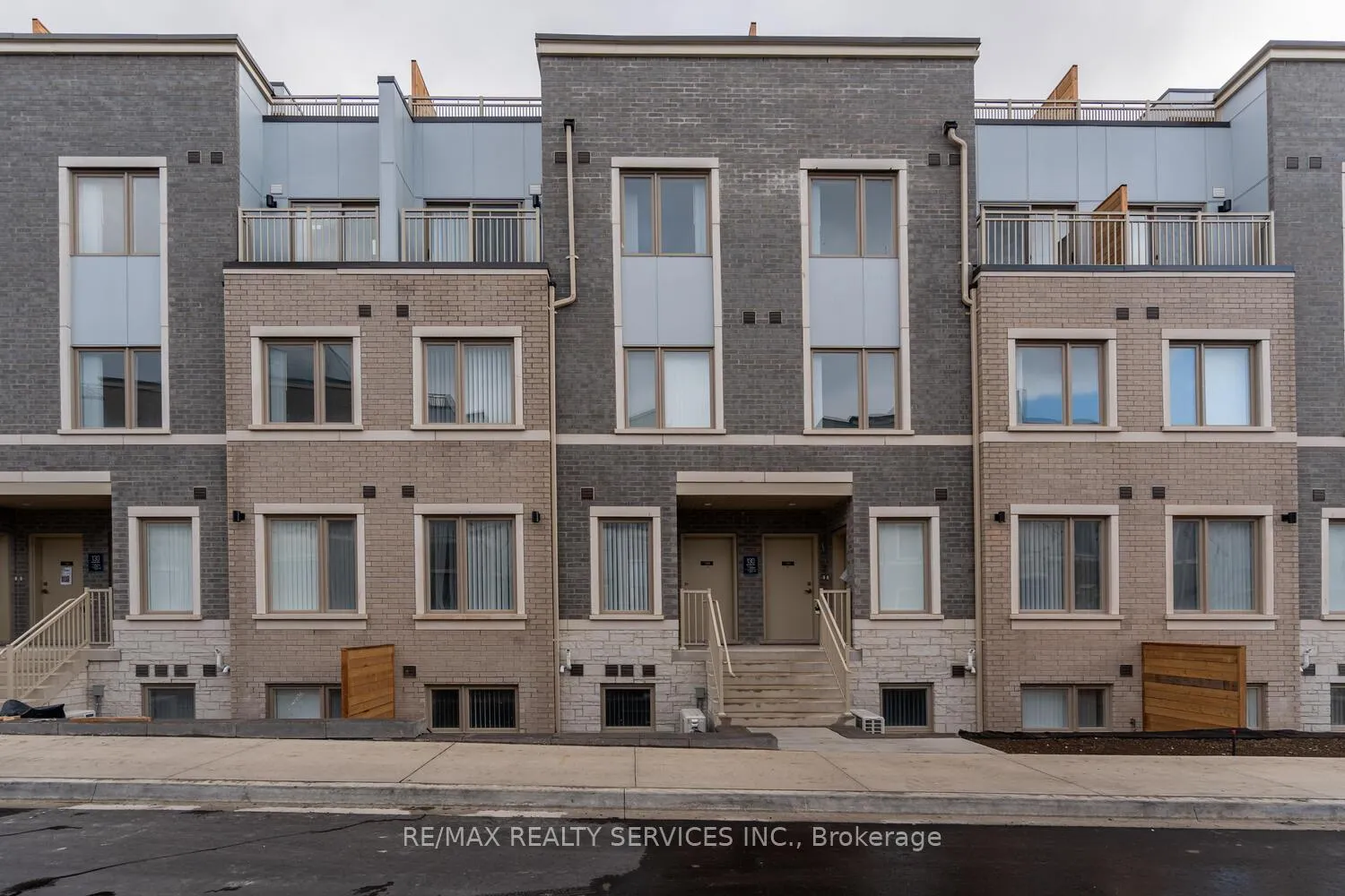 Photo 1 of Unit TH 305, 130 Honeyscrisp Crescent, Vaughan, Vaughan Corporate Centre — HOMEH