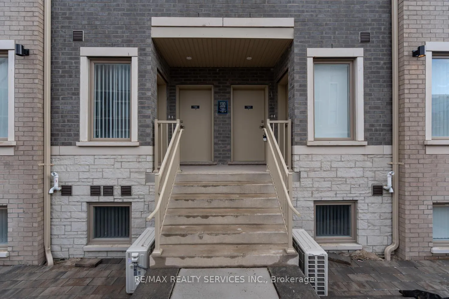 Photo 3 of Unit TH 305, 130 Honeyscrisp Crescent, Vaughan, Vaughan Corporate Centre — HOMEH
