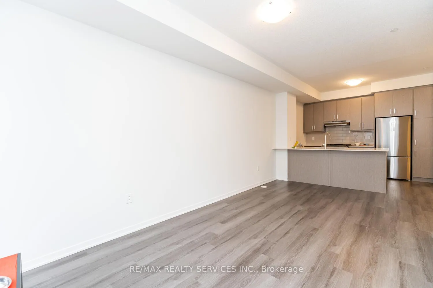 Photo 5 of Unit TH 305, 130 Honeyscrisp Crescent, Vaughan, Vaughan Corporate Centre — HOMEH