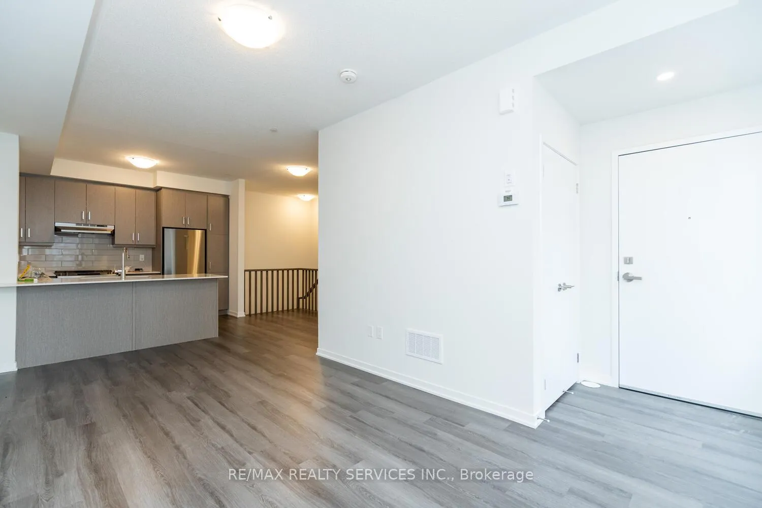 Photo 6 of Unit TH 305, 130 Honeyscrisp Crescent, Vaughan, Vaughan Corporate Centre — HOMEH