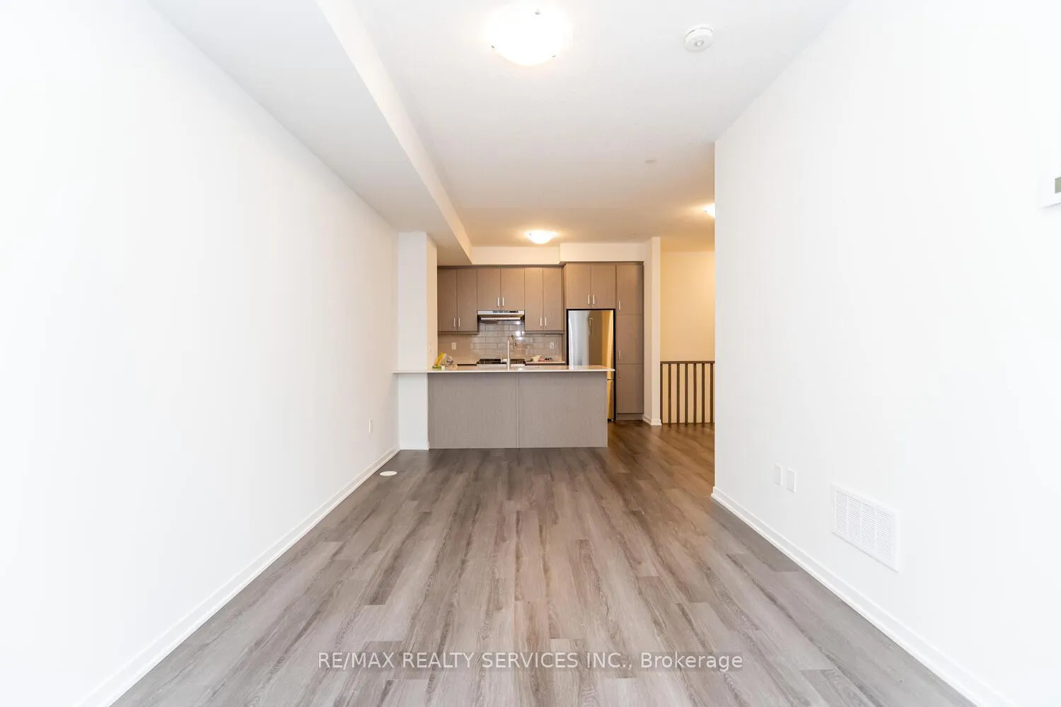 Photo 7 of Unit TH 305, 130 Honeyscrisp Crescent, Vaughan, Vaughan Corporate Centre — HOMEH
