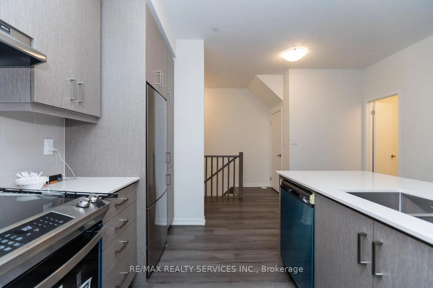 Photo 11 of Unit TH 305, 130 Honeyscrisp Crescent, Vaughan, Vaughan Corporate Centre — HOMEH