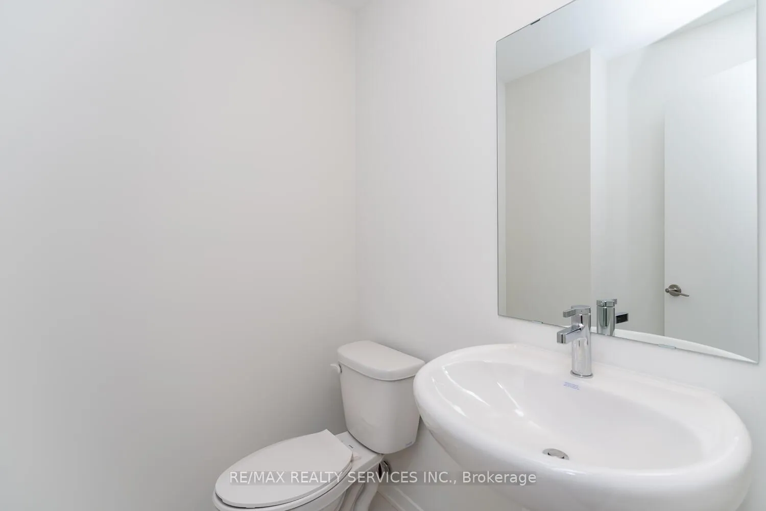 Photo 13 of Unit TH 305, 130 Honeyscrisp Crescent, Vaughan, Vaughan Corporate Centre — HOMEH