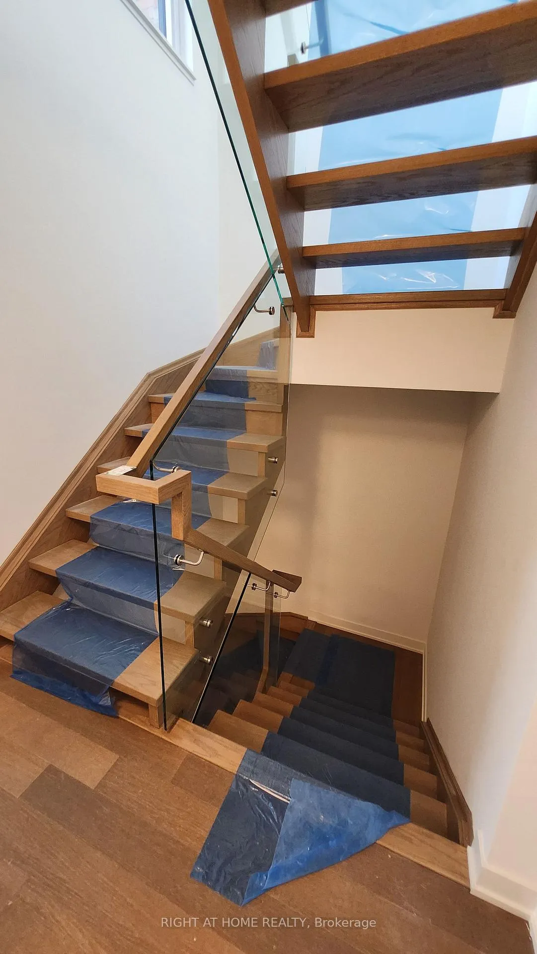 Photo 3 of Unit 913, 38 Simcoe Promenade, Markham, Unionville — HOMEH