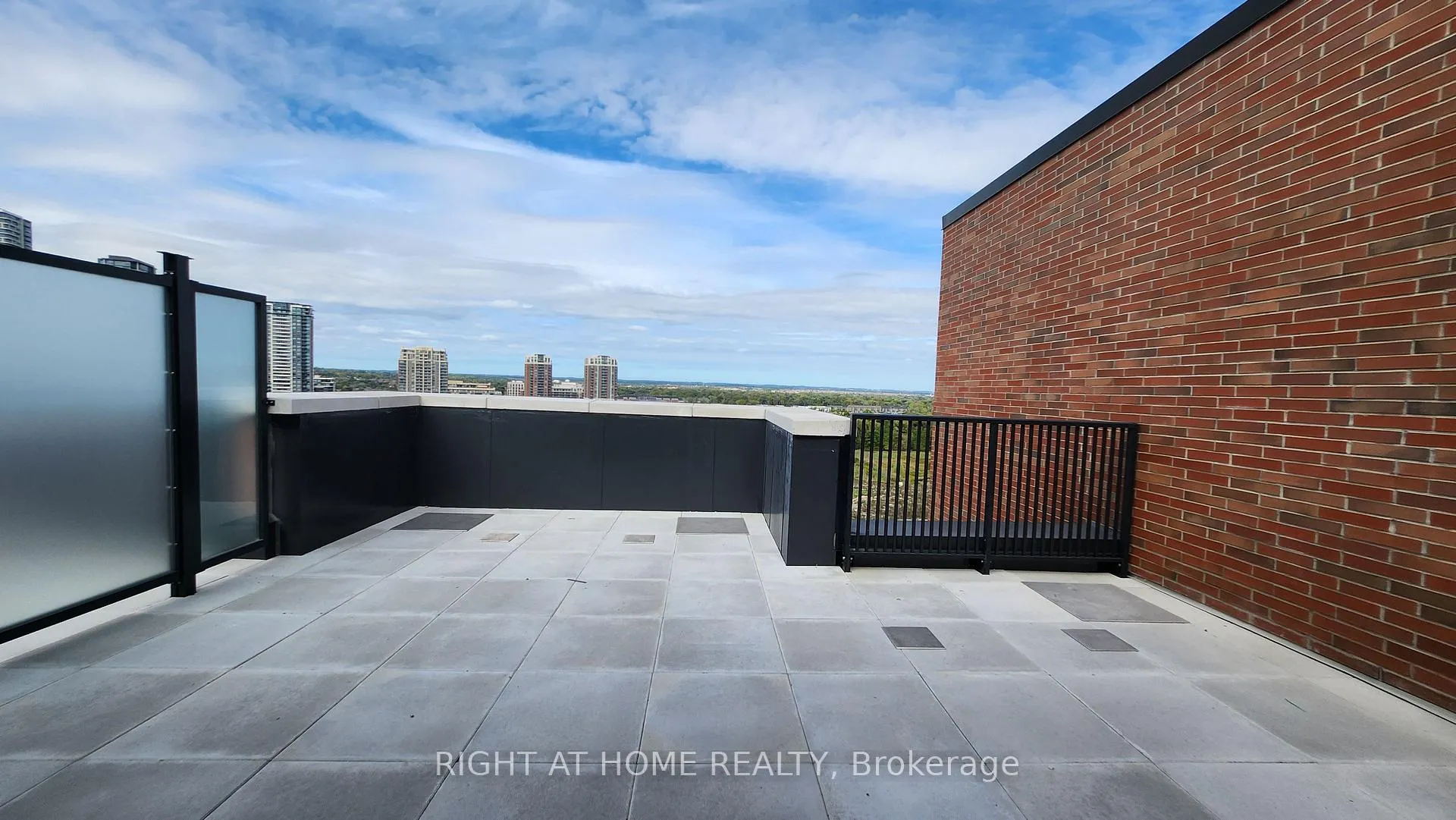 Photo 9 of Unit 913, 38 Simcoe Promenade, Markham, Unionville — HOMEH
