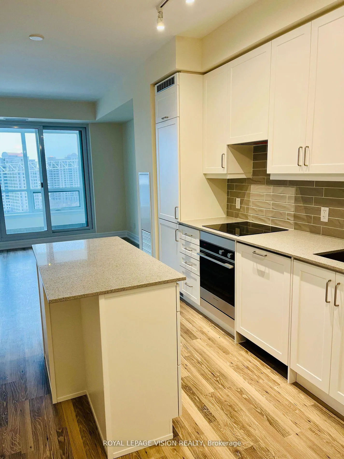 Photo 5 of Unit 1402, 9085 Jane Street, Vaughan, Concord — HOMEH