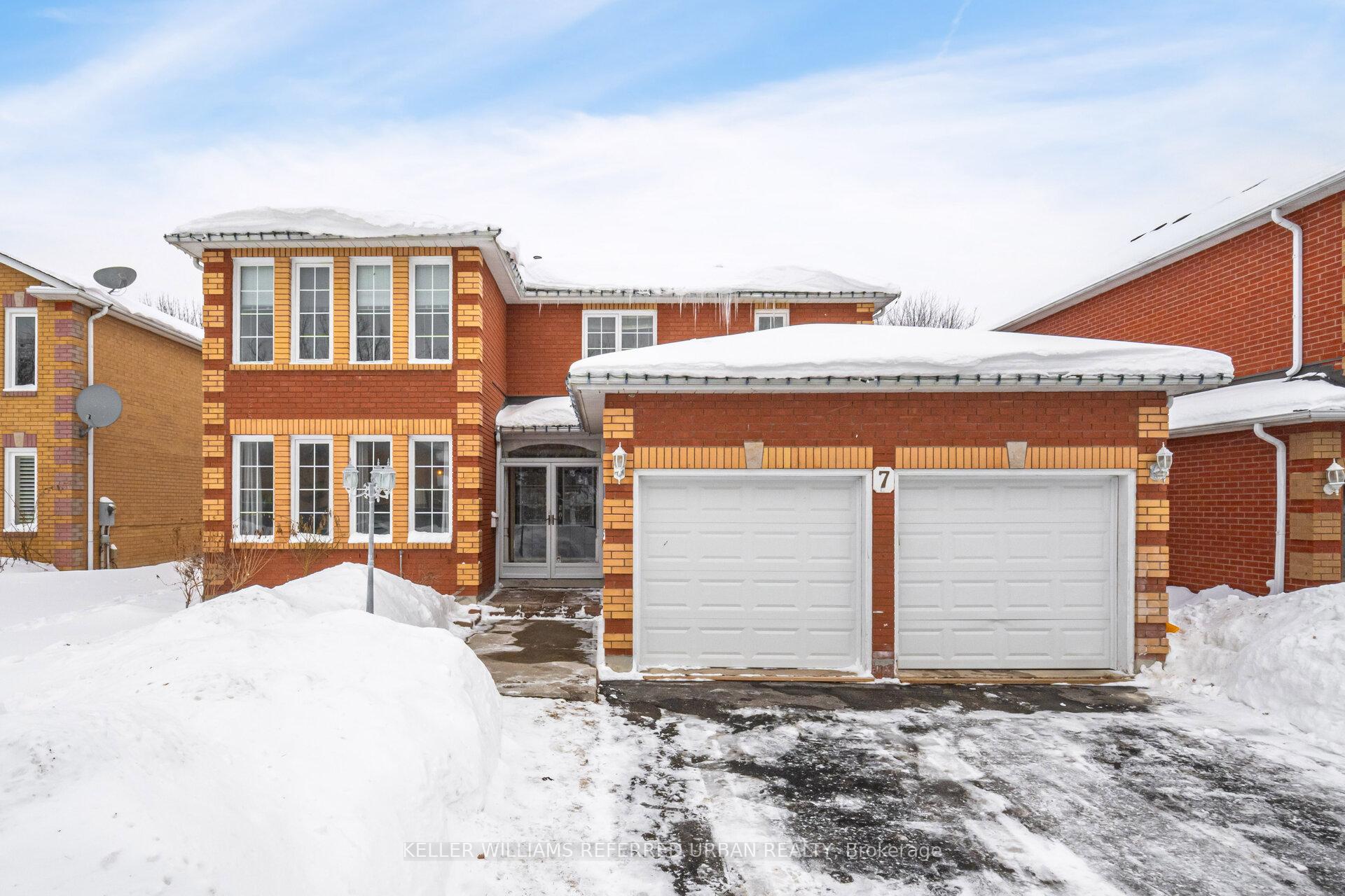 Front of 7 Holmes Crescent