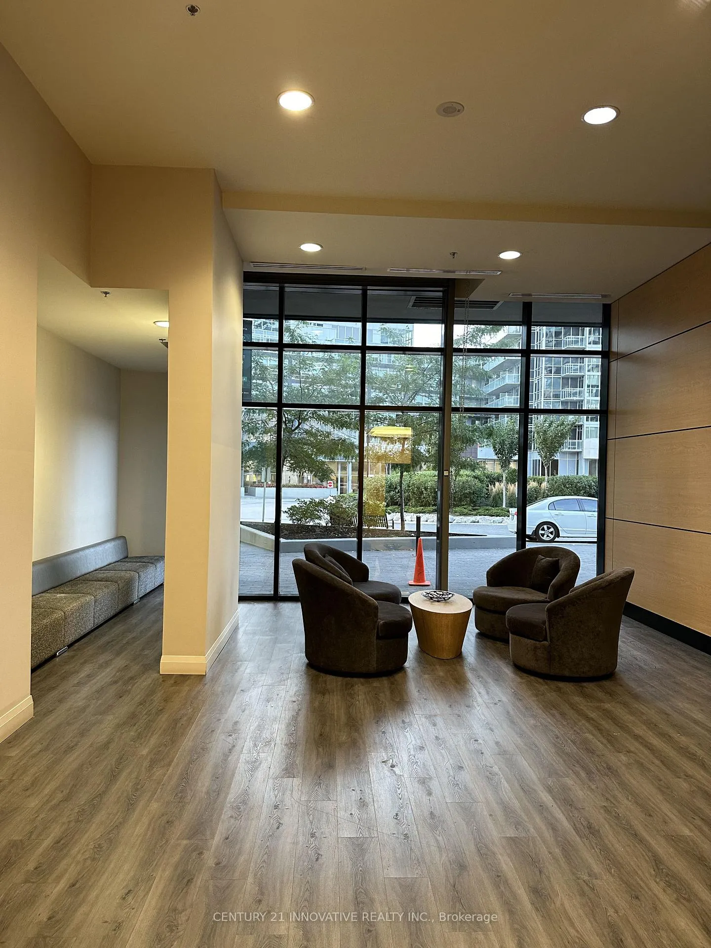 Photo 4 of Unit 419, 2910 Highway 7 Road, Vaughan, Concord — HOMEH